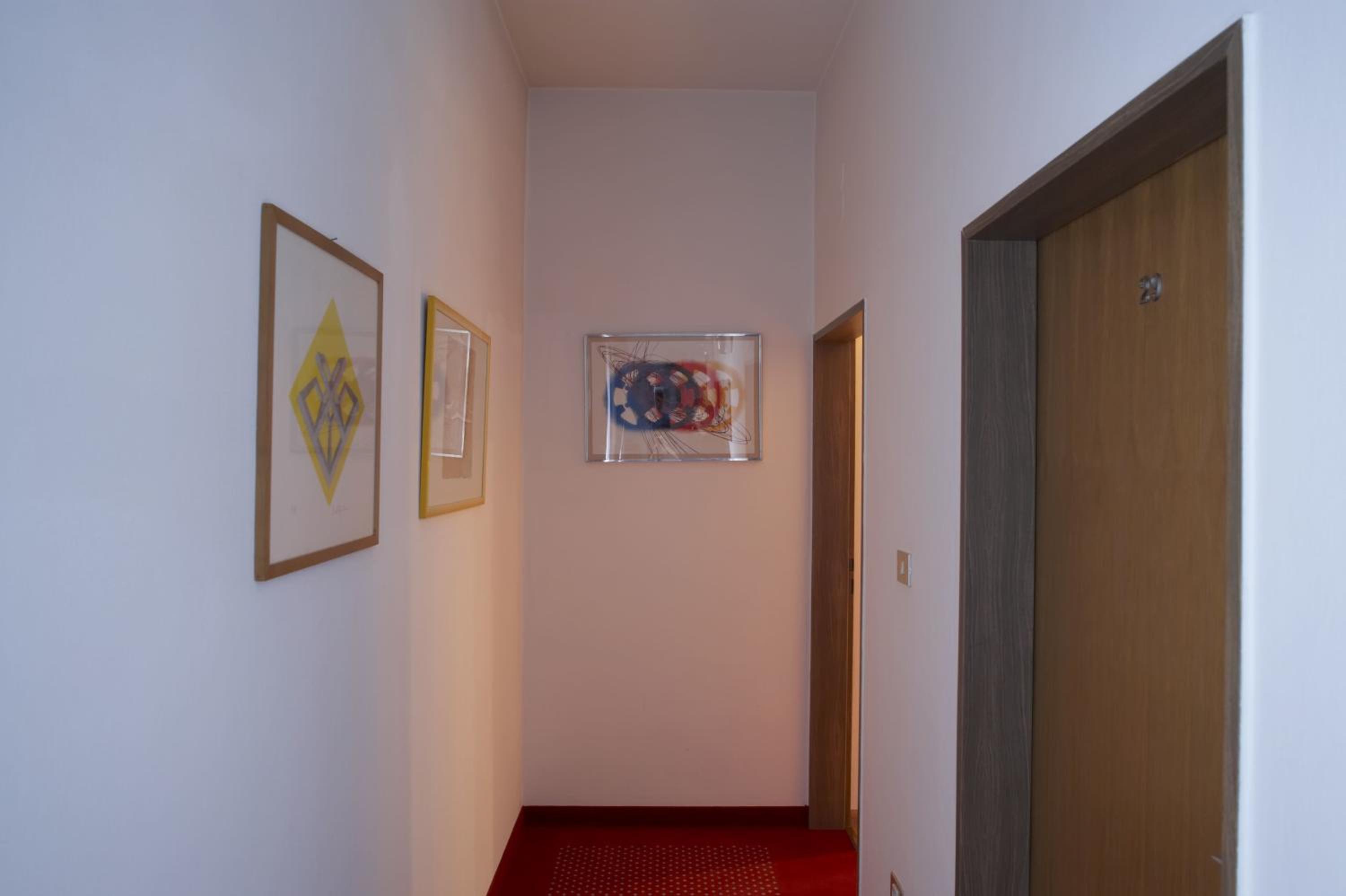 Twin Room - Photo 4