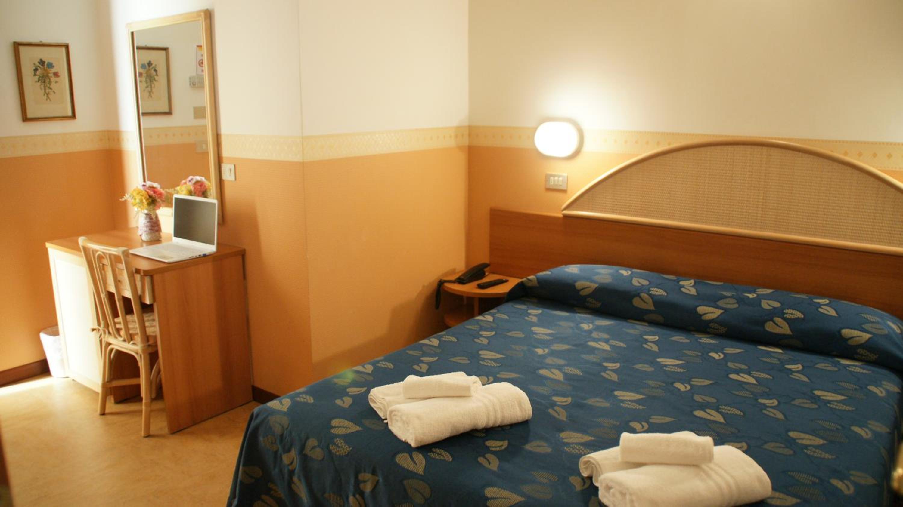 Double or Twin Room with Balcony photo 2