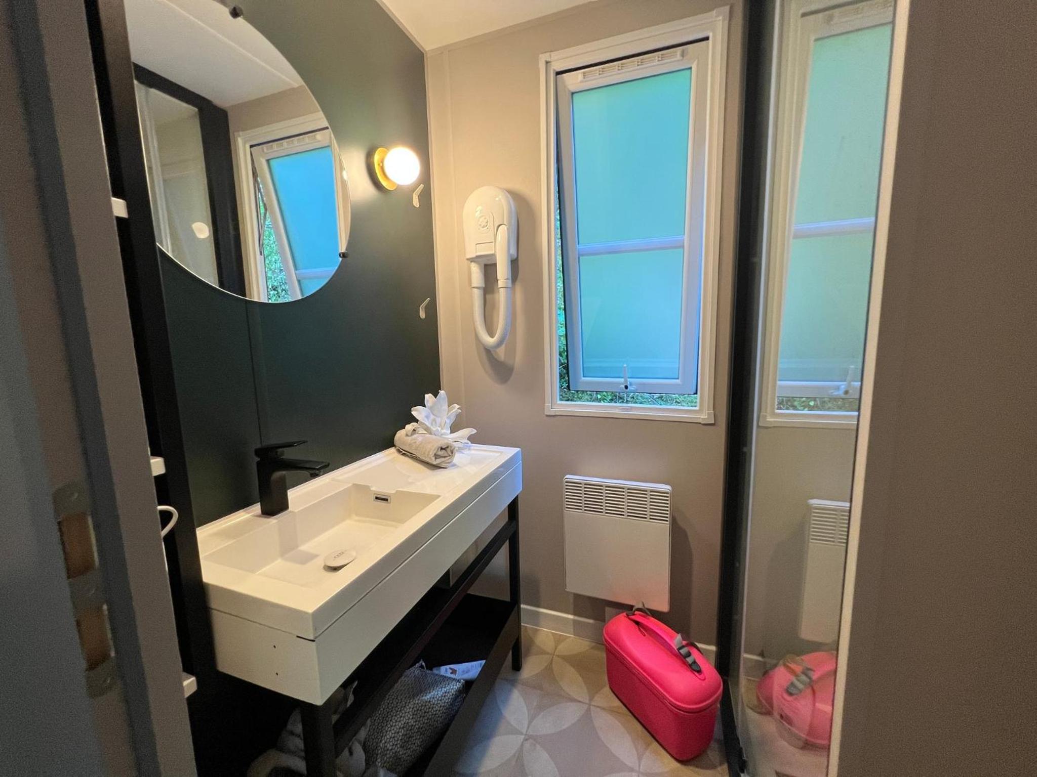 Mobile Home photo 2