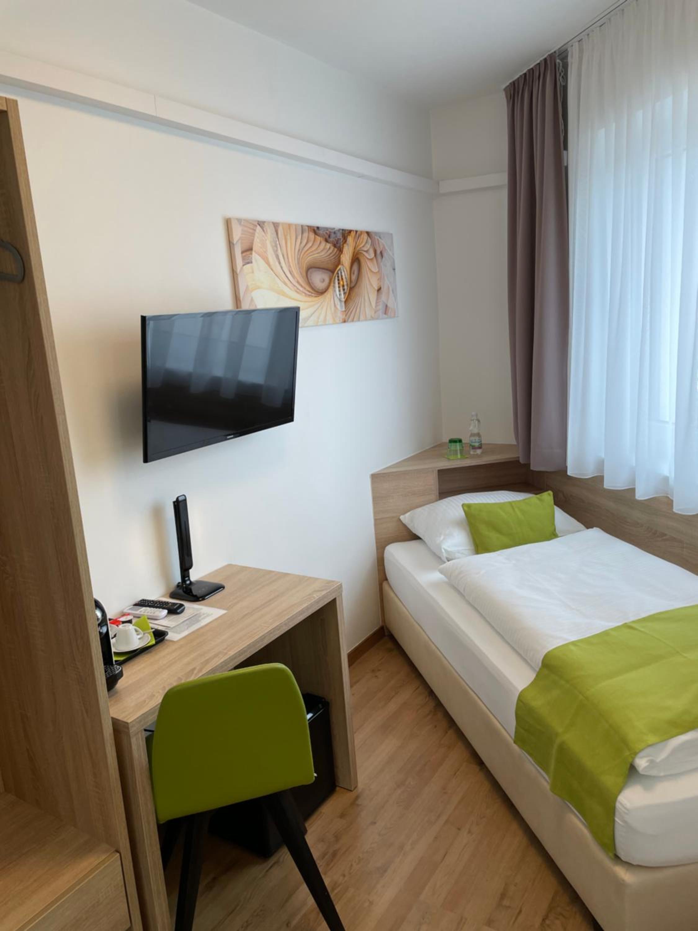 Standard Single Room with Shower photo 1