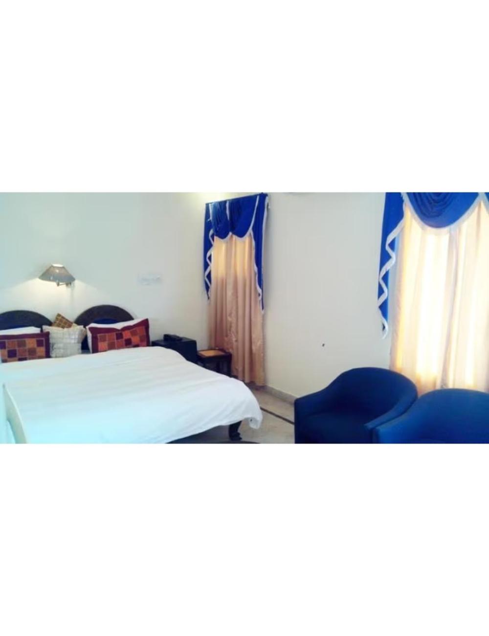 Standard Double Room photo 3