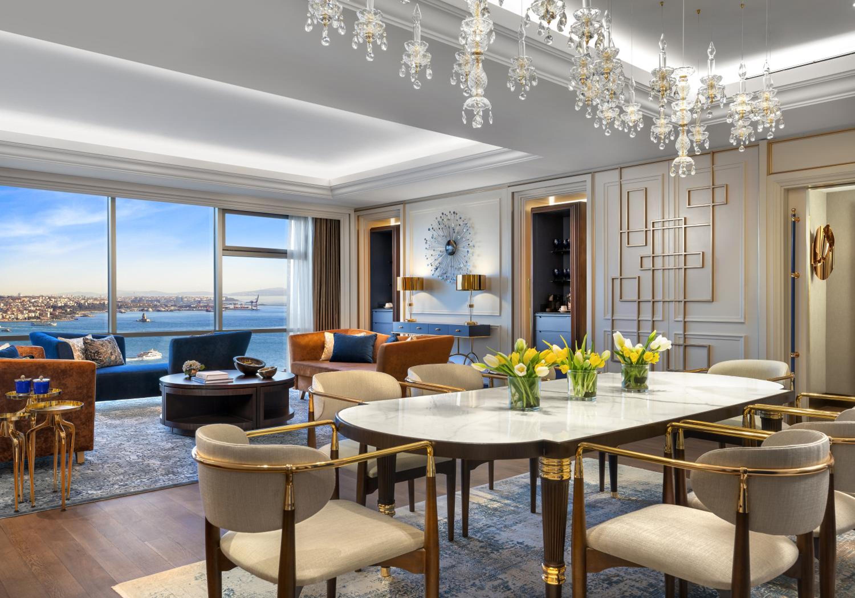 Ritz Carlton Suite with Spa Bath - Bosphorus View, Club Lounge Access photo 3