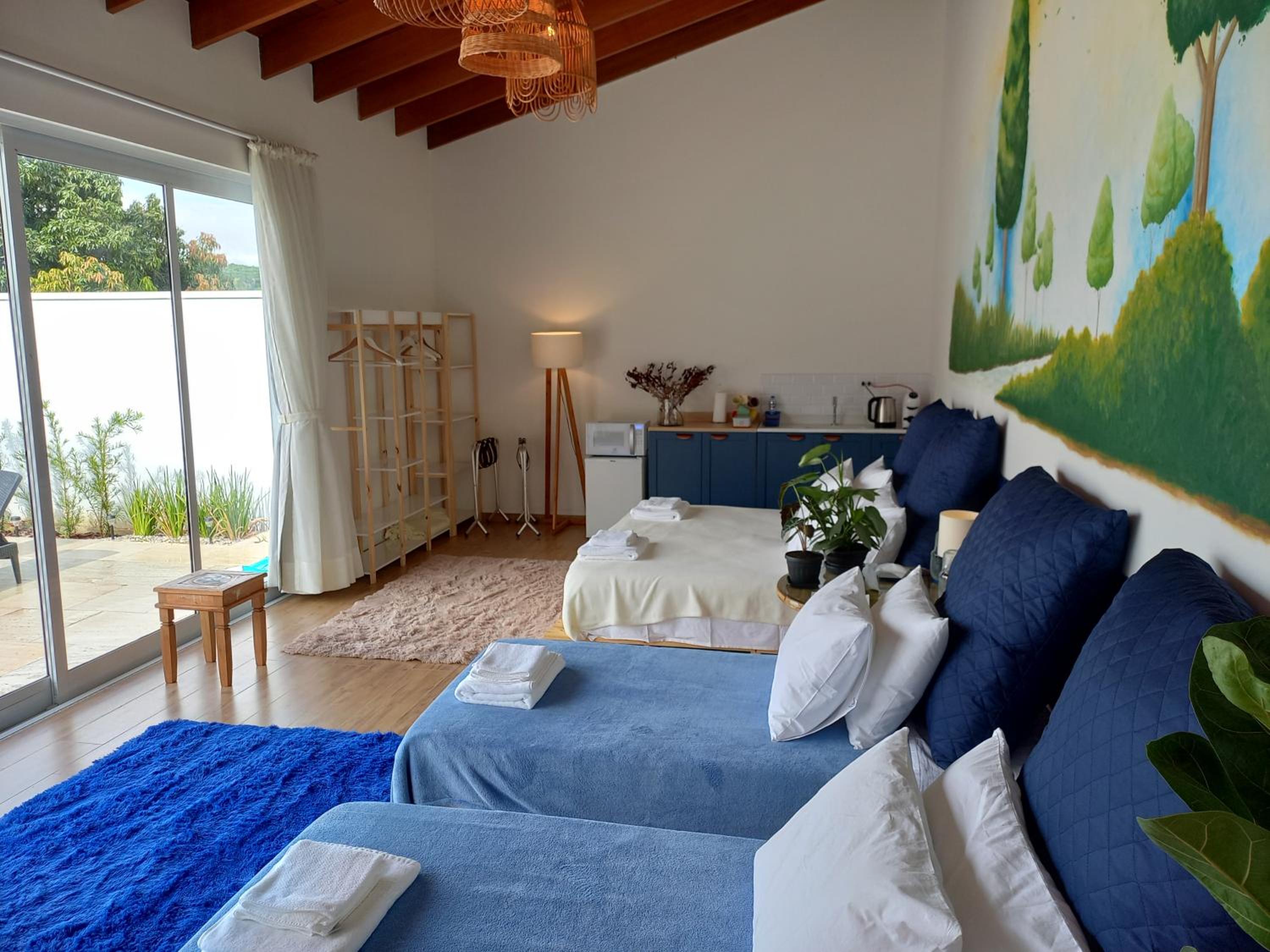 Deluxe Quadruple Room - Photo 3