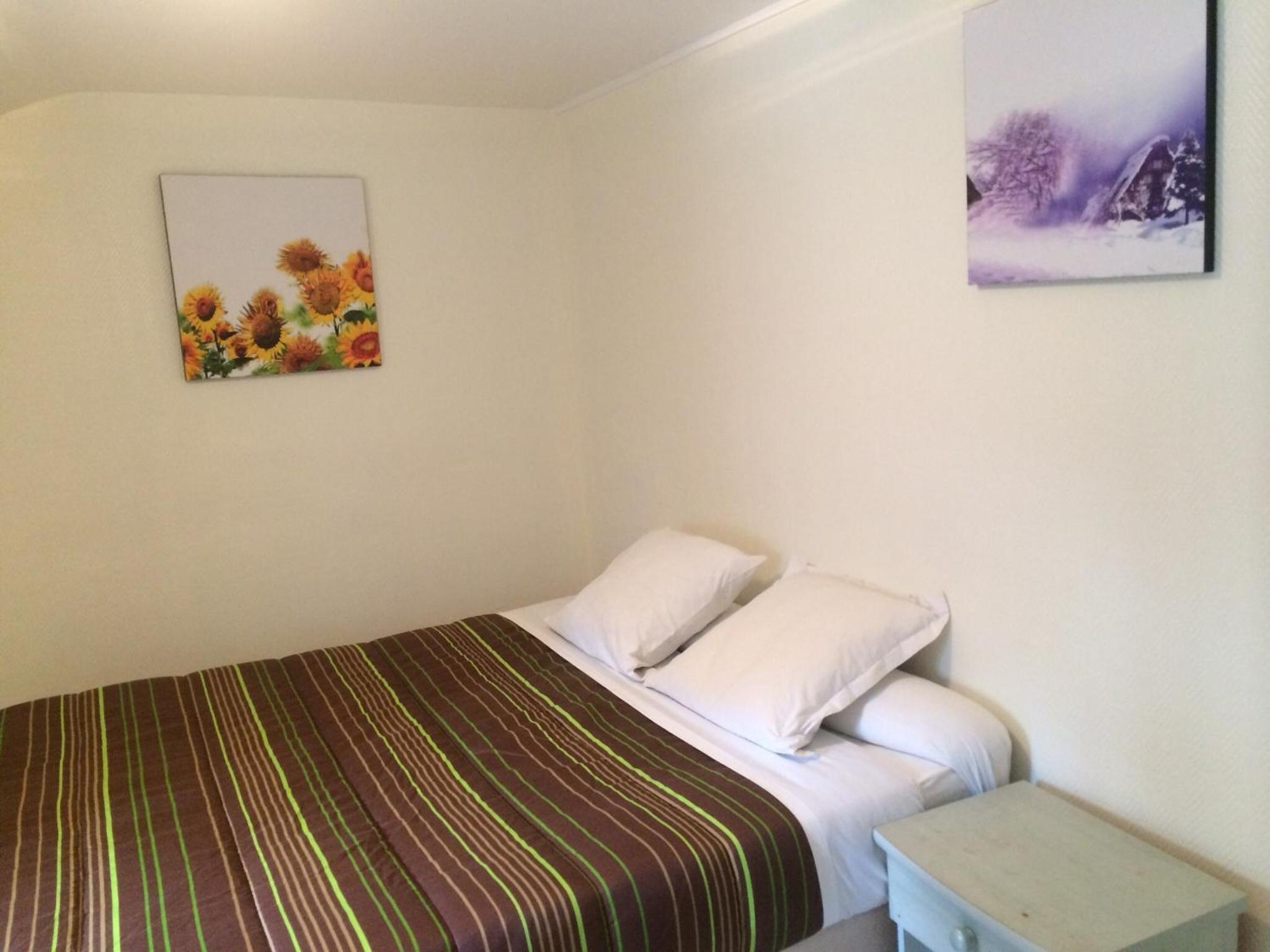 Family Room - Photo 6