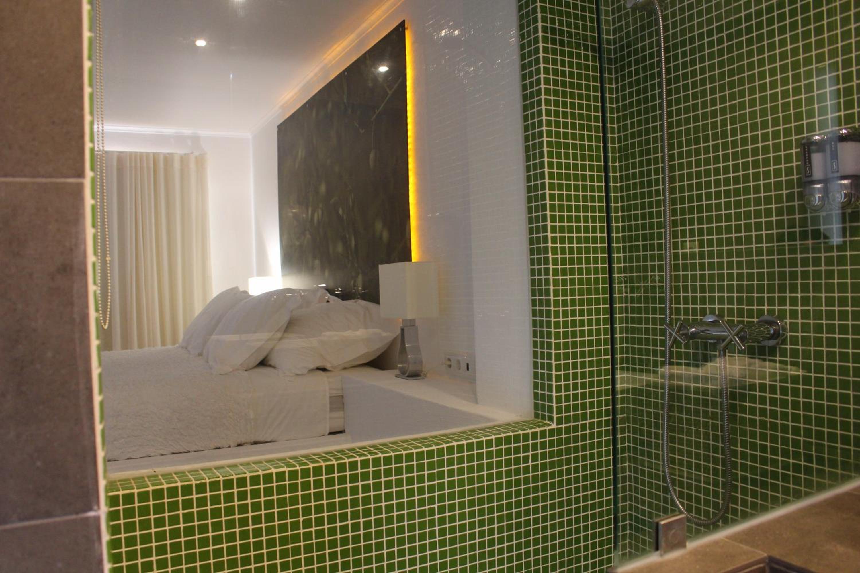 Double Room with Pool View photo 3