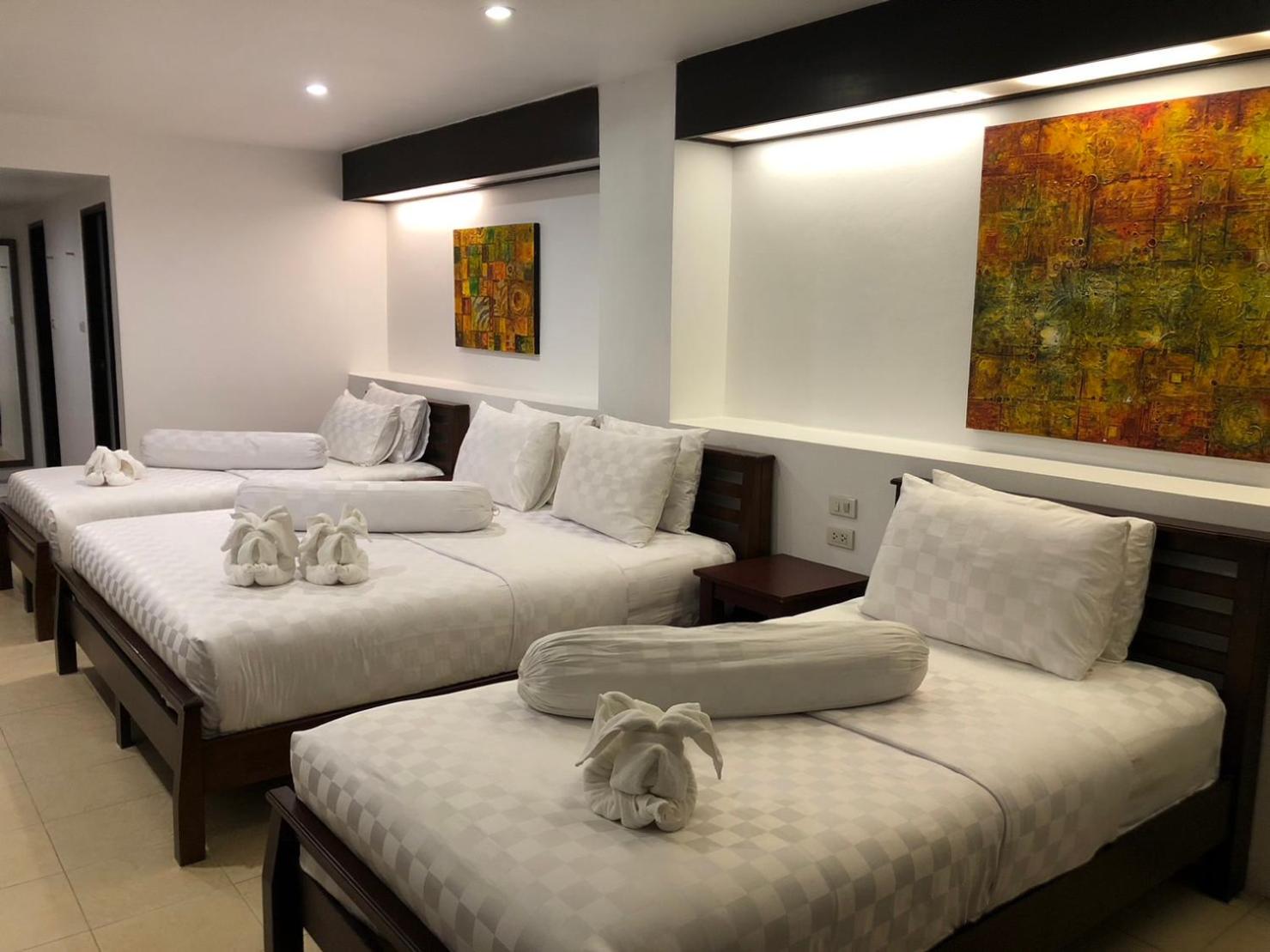 Family Room - Photo 6