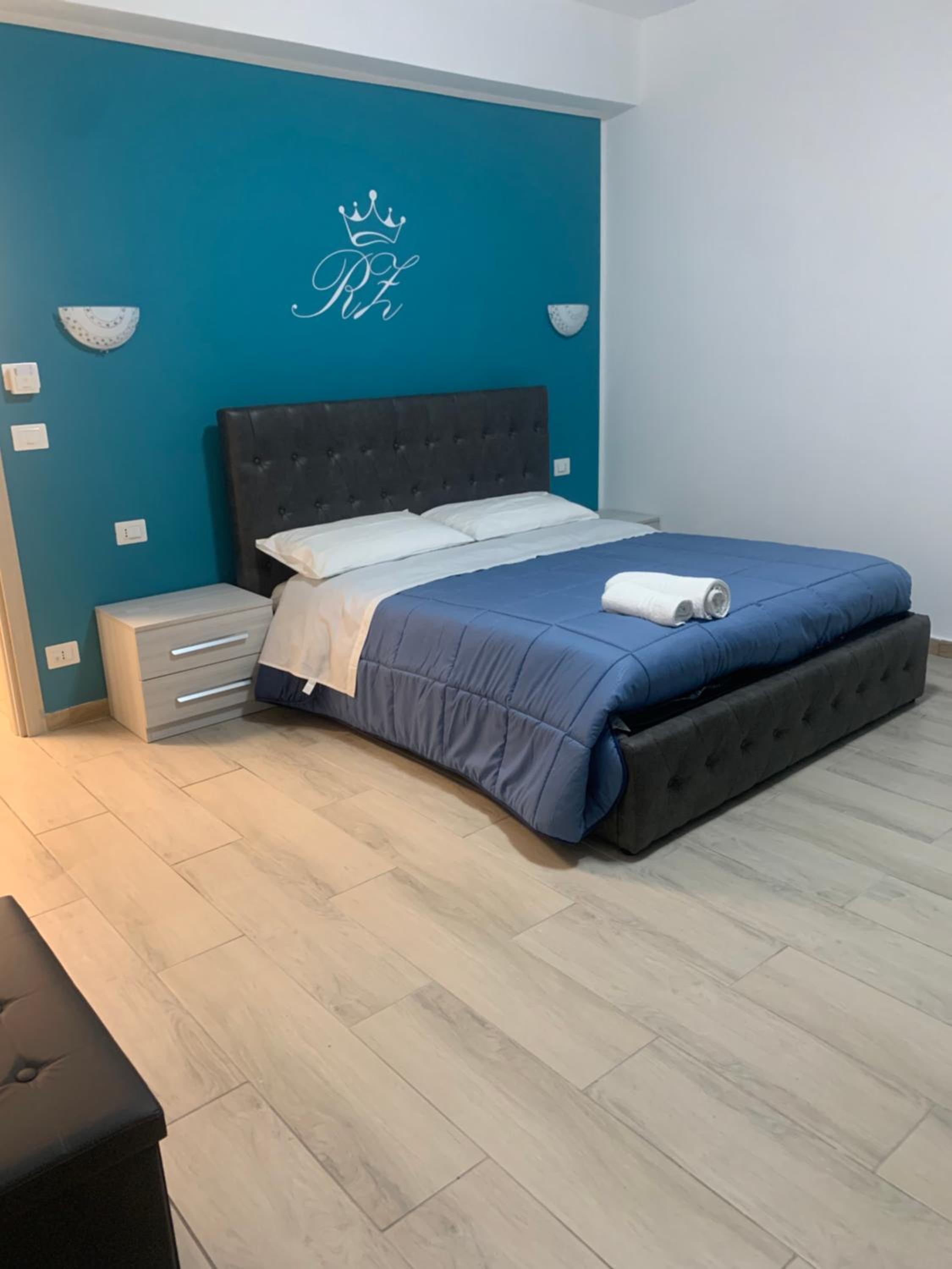 Single Room with Private Bathroom photo 2
