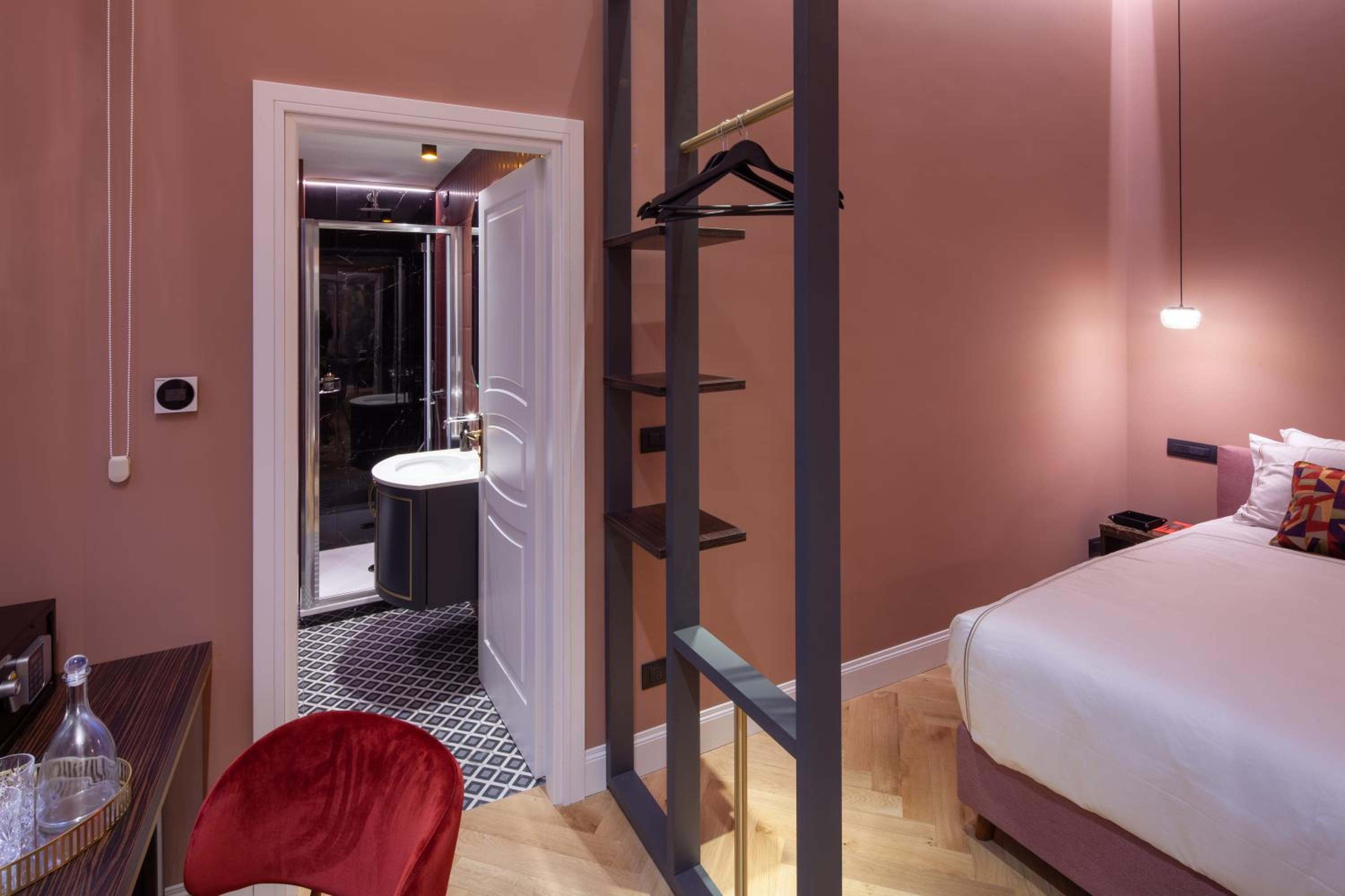 Small Double Room photo 2