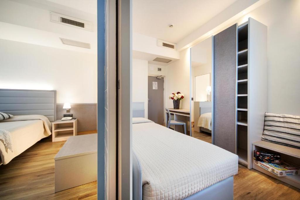 Superior Quadruple Room - Photo 2