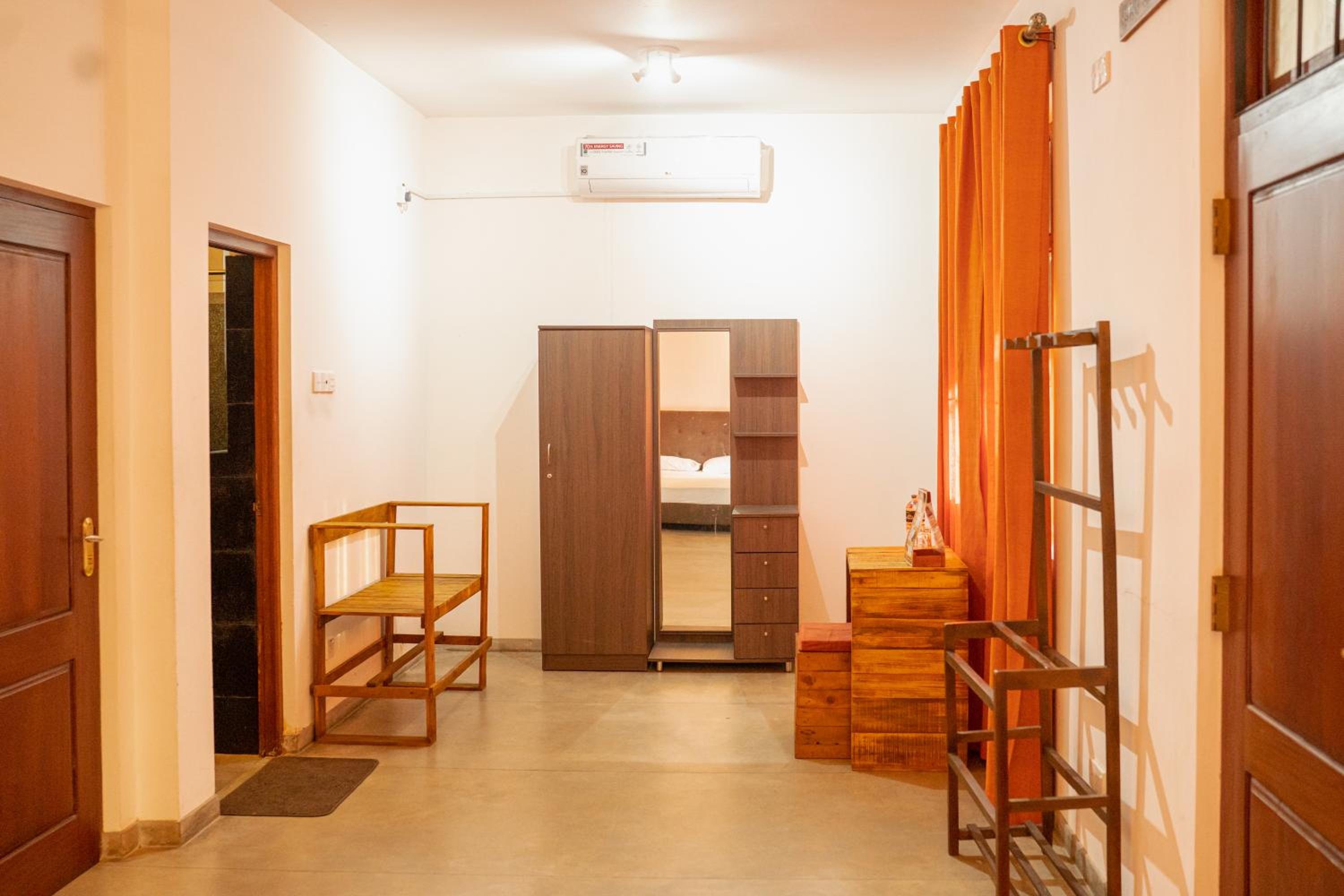 Deluxe Double Room (2 Adults + 1 Child)