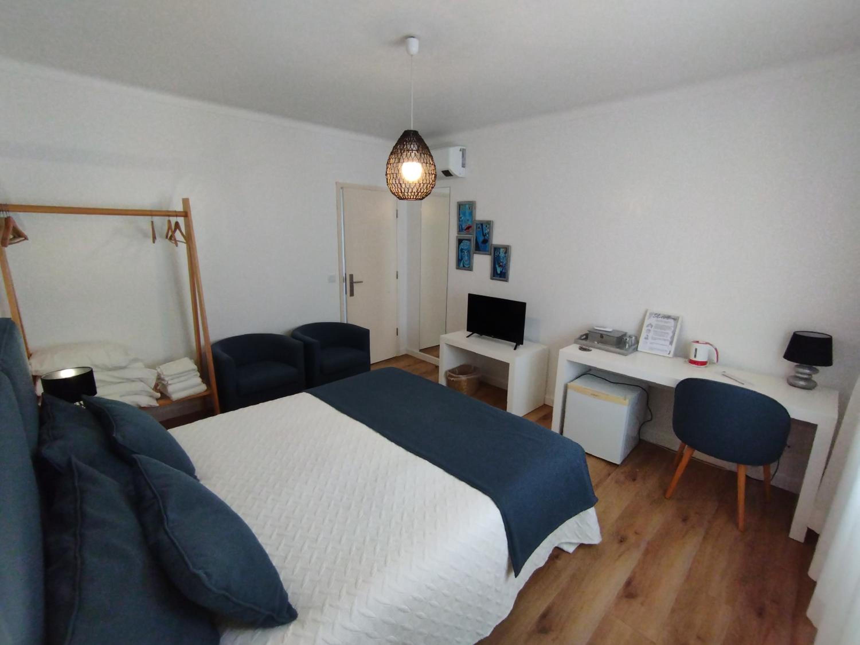 Deluxe Room - Photo 20