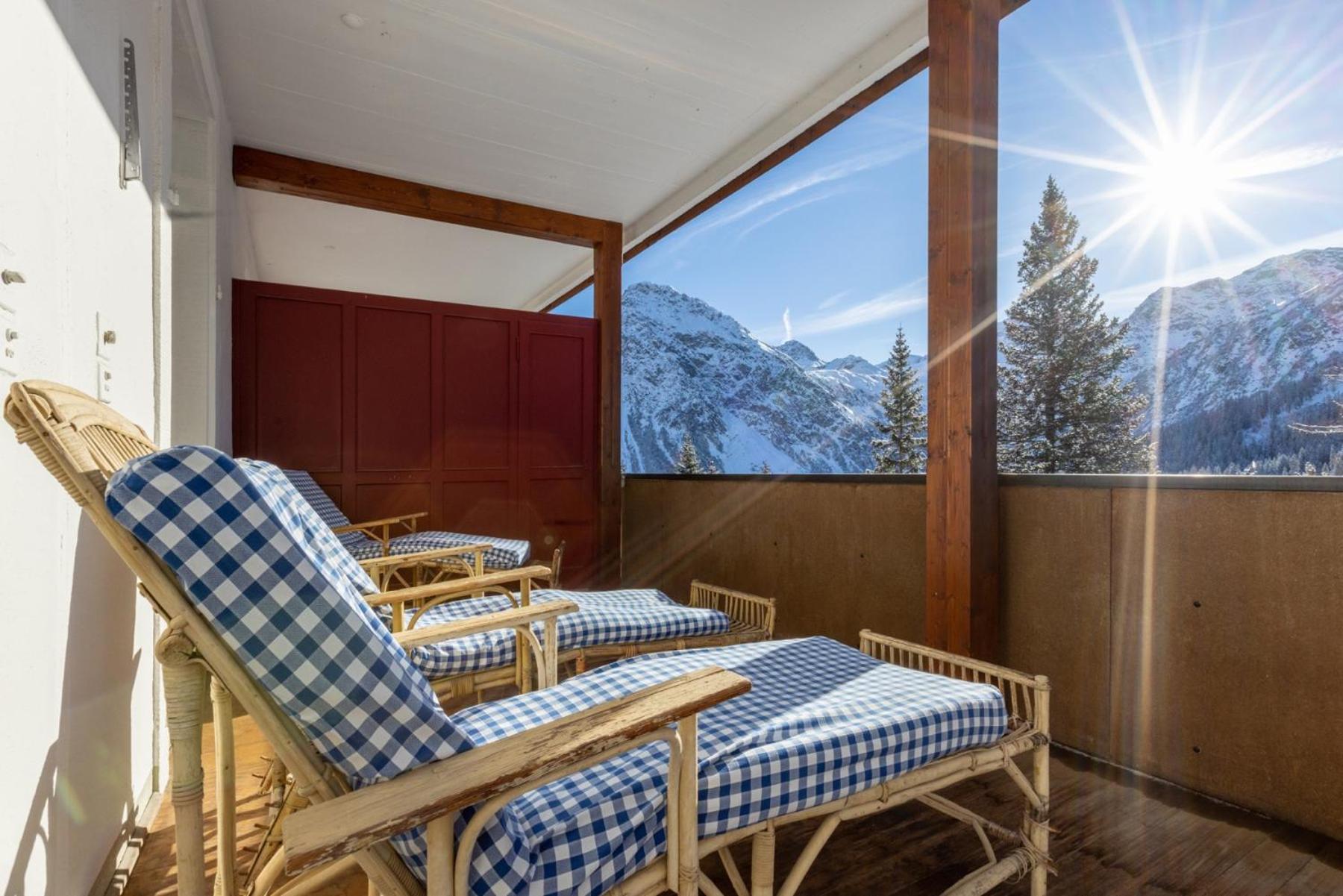 Junior Suite with Balcony - Photo 6