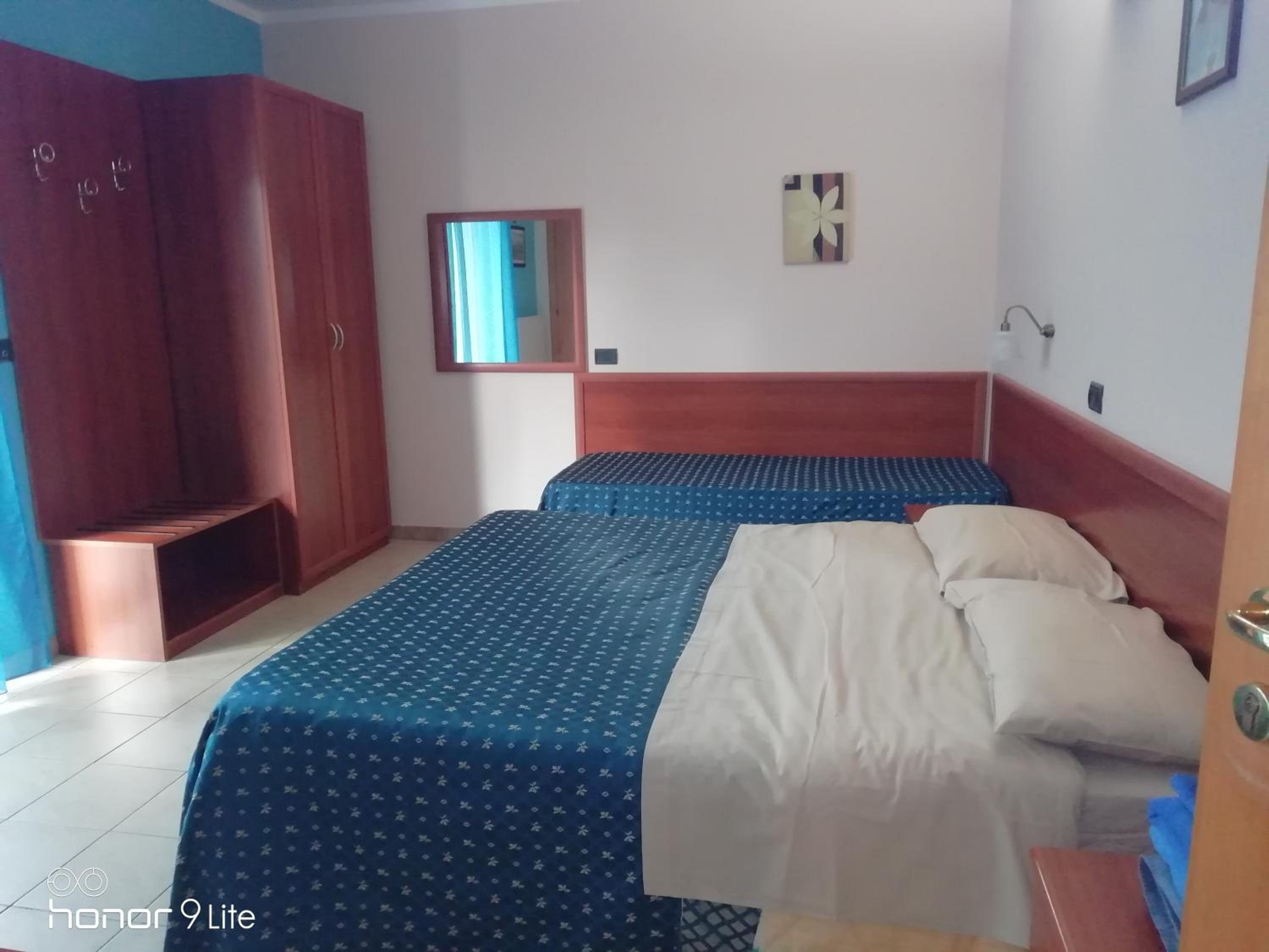 Deluxe Double Room With Extra Bed photo 2