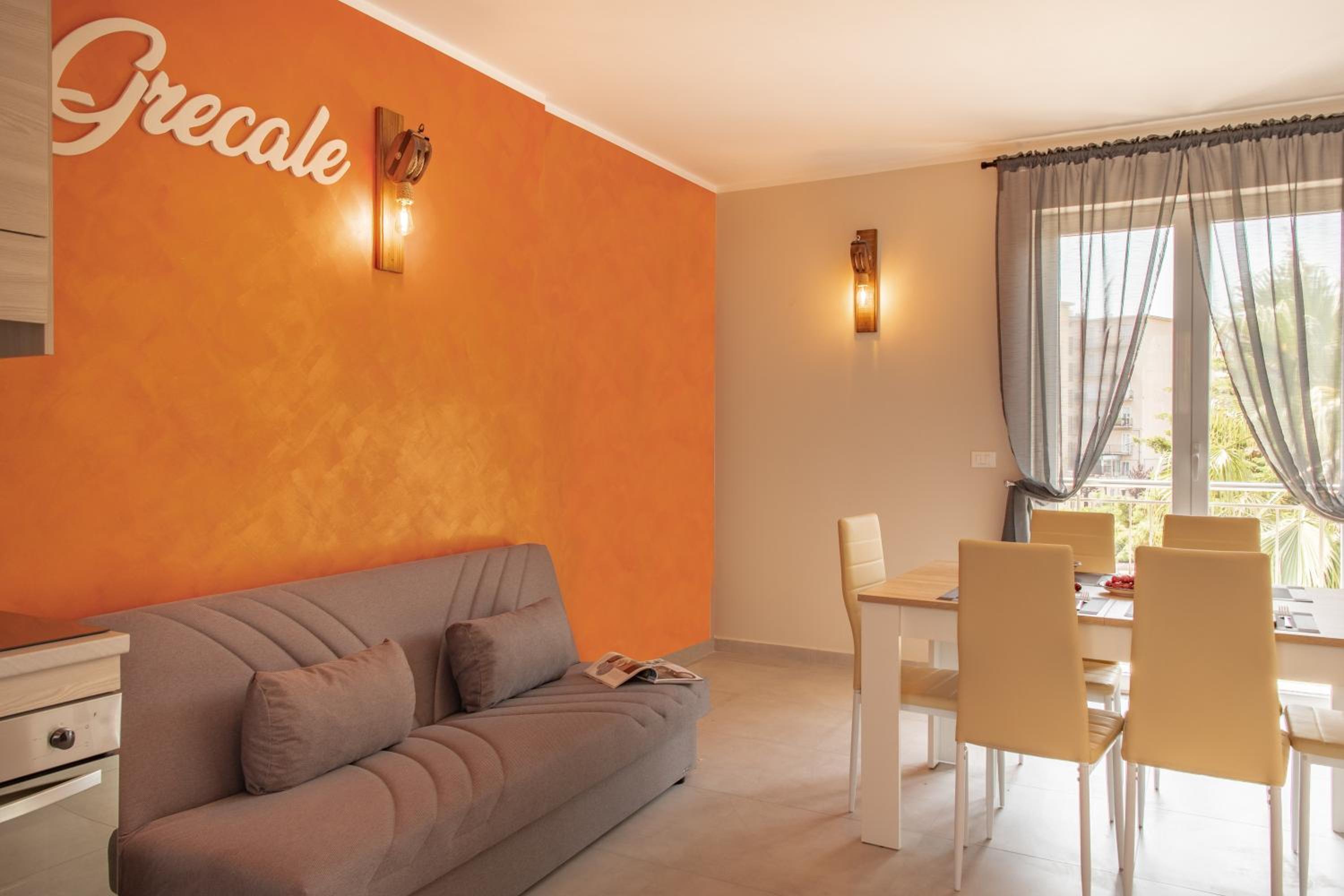 Two-Bedroom Deluxe Apartment with Balcony