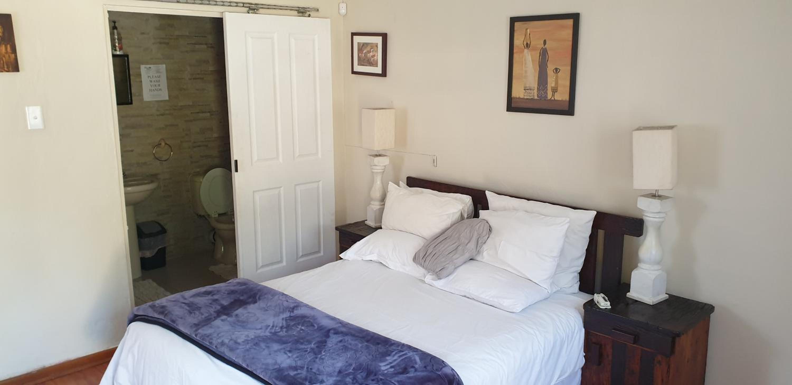 Single Room with Bathroom photo 1