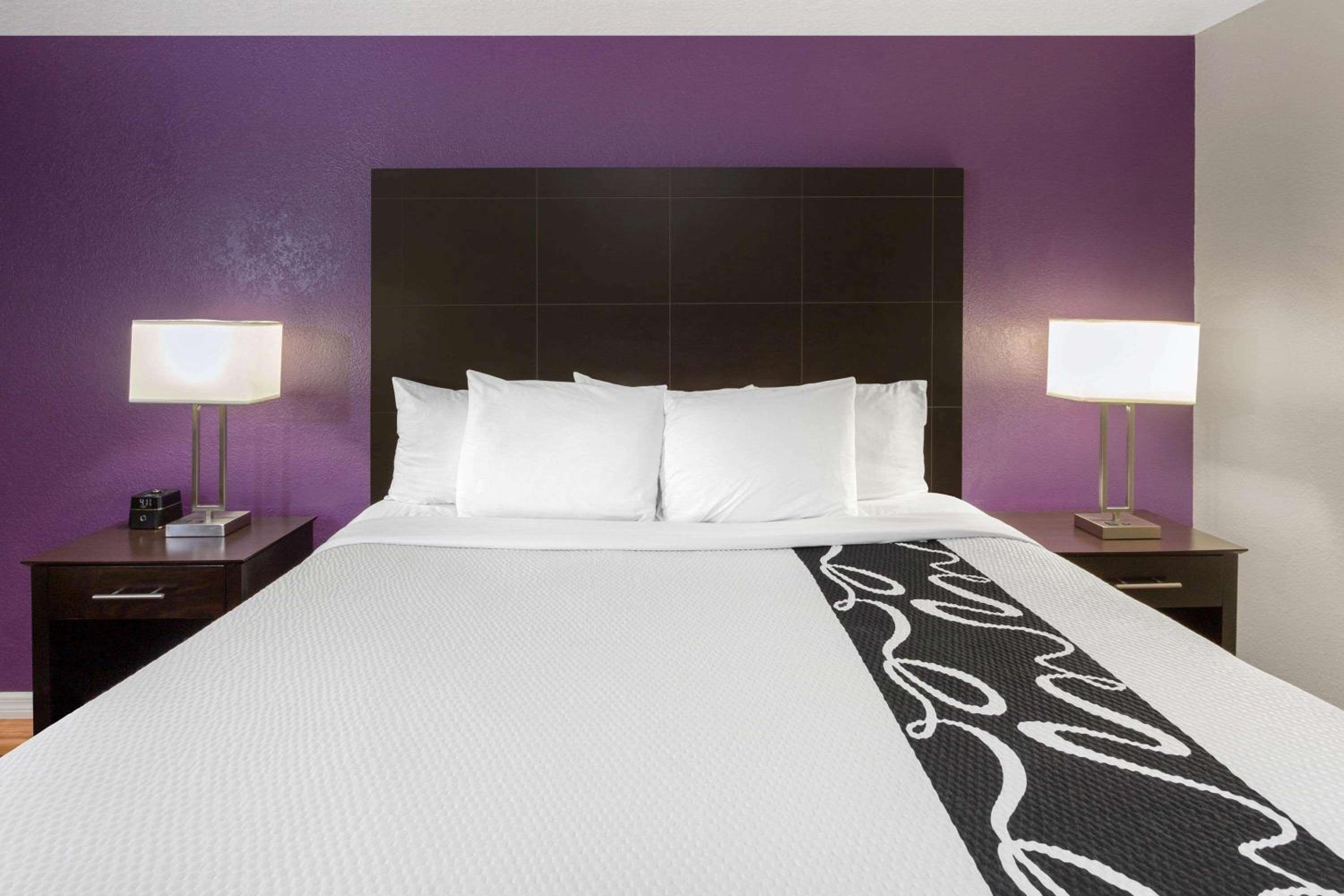 Deluxe Queen Room with Two Queen Beds - Non-Smoking