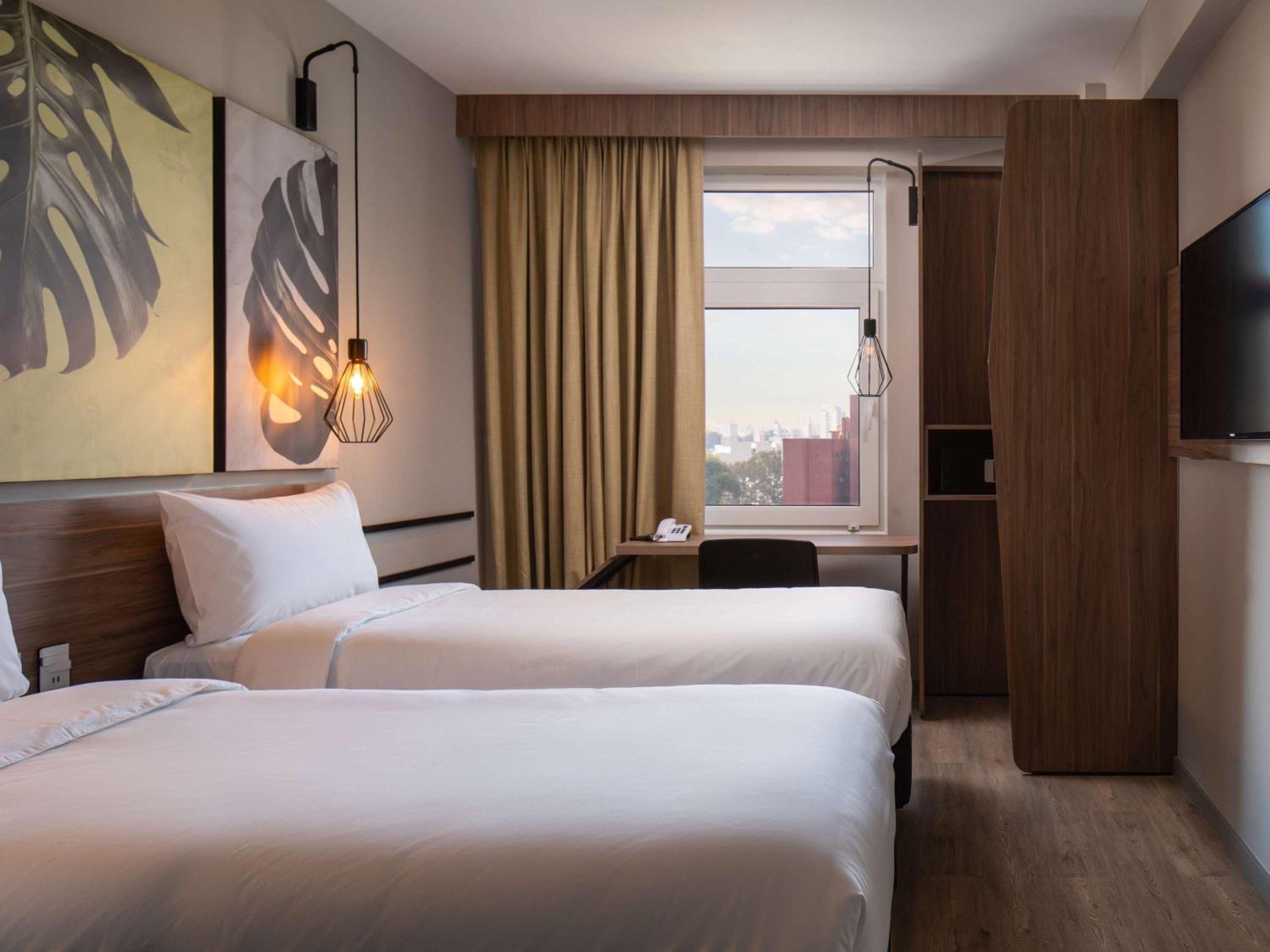 Standard Twin Room - Photo 9