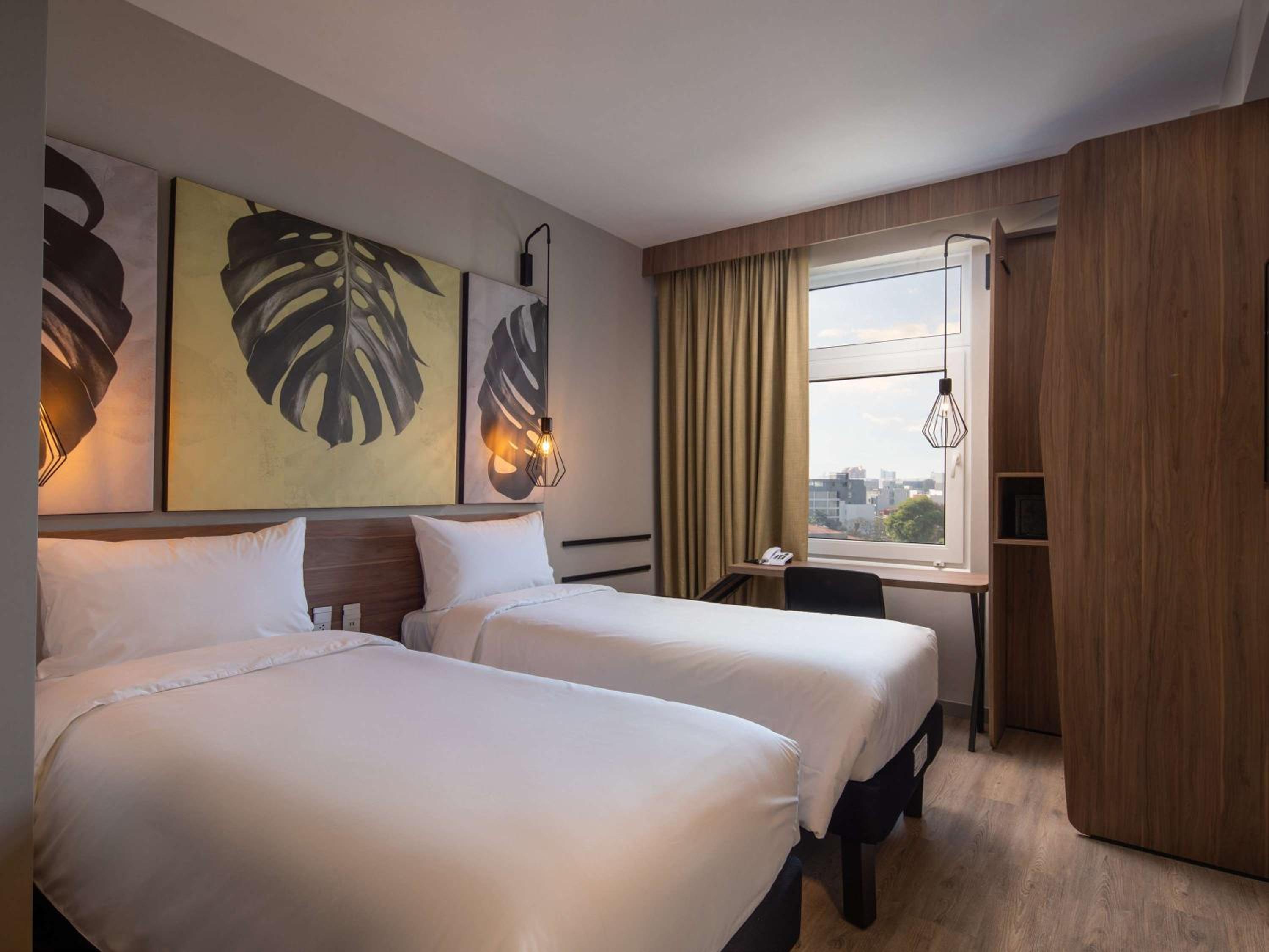 Standard Twin Room - Photo 6