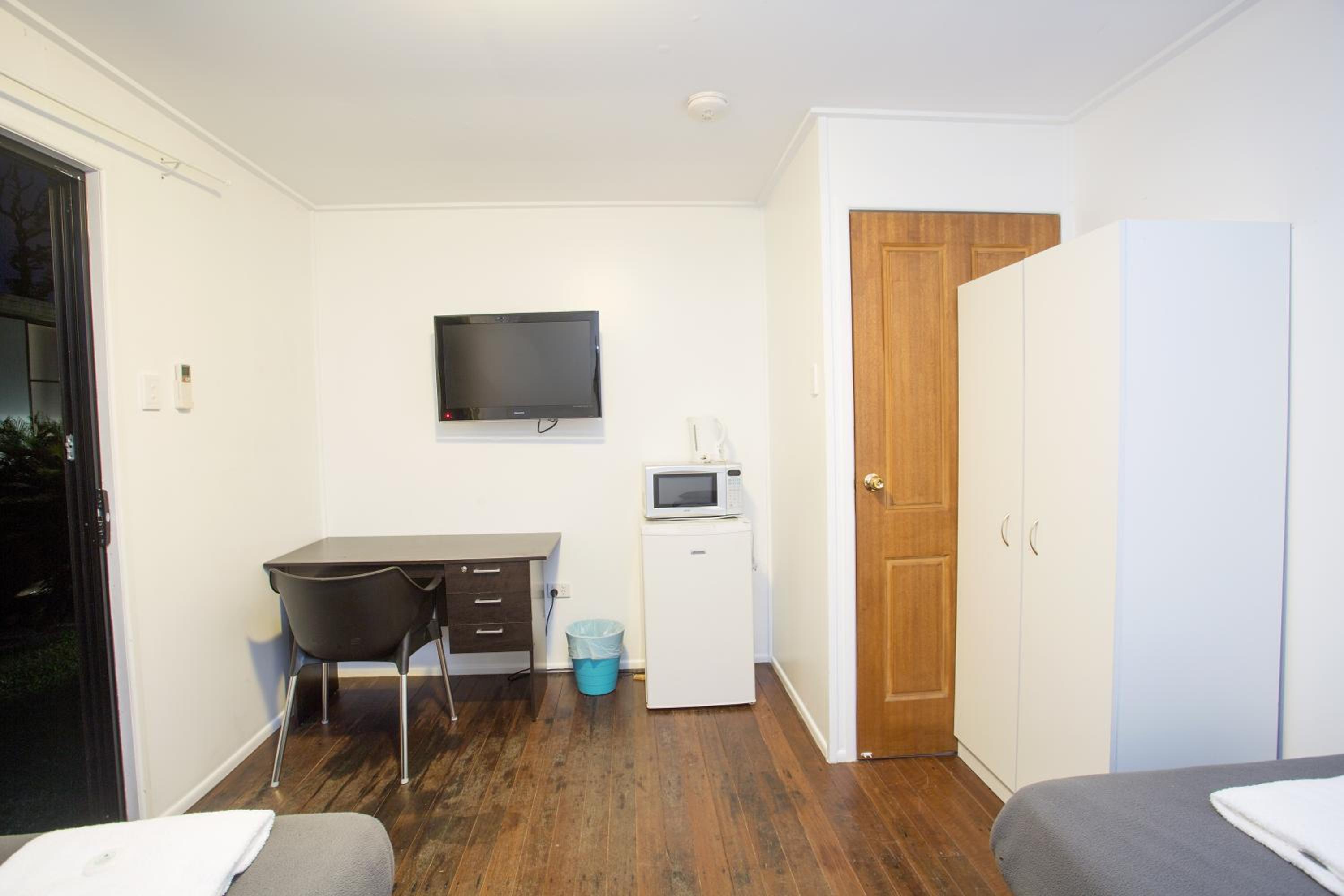 Double or Twin Room with Shared Bathroom photo 3