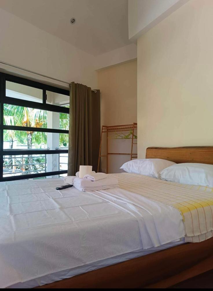 Queen Room with Balcony - Photo 1
