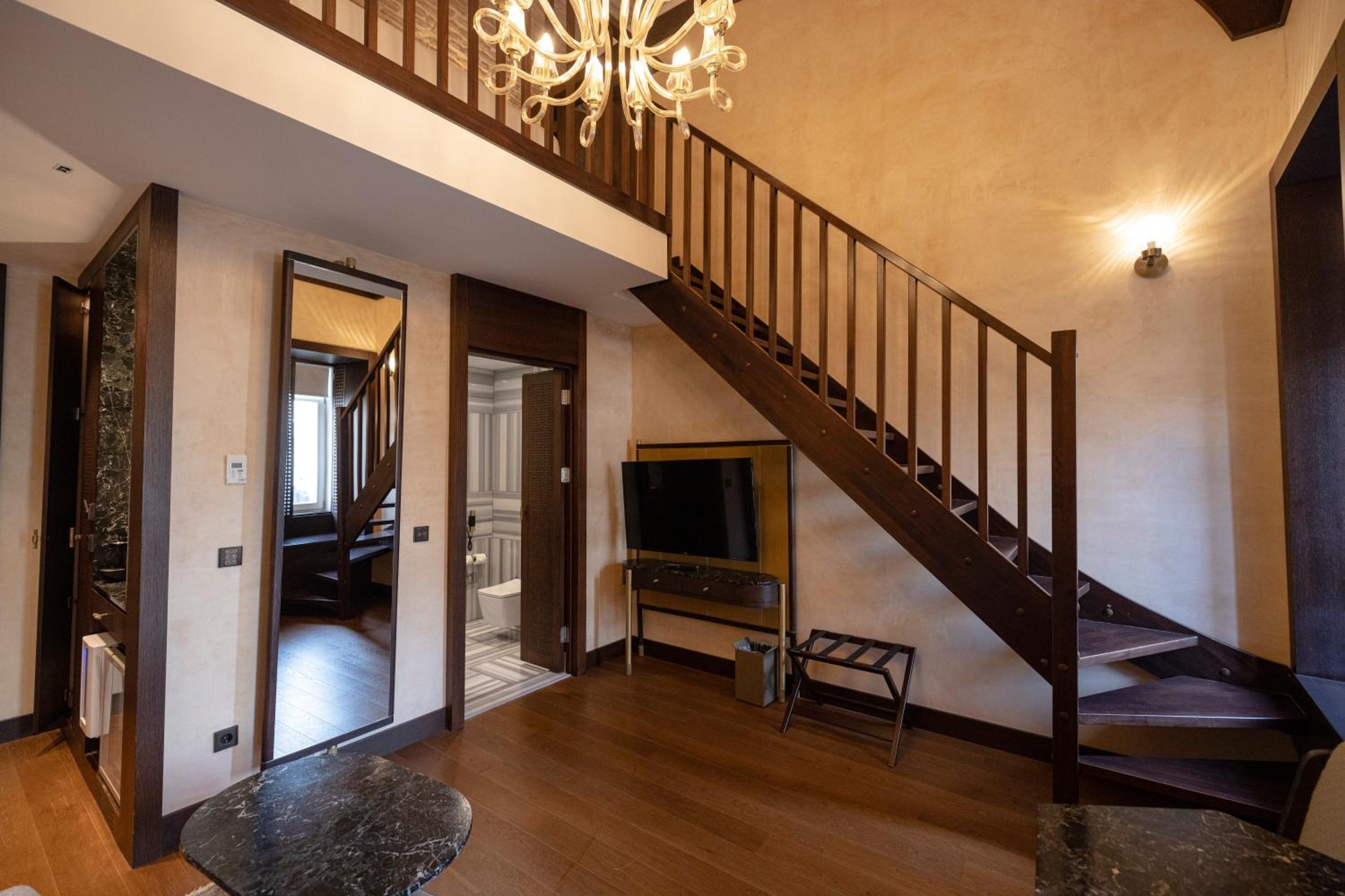 Executive Duplex King Suite