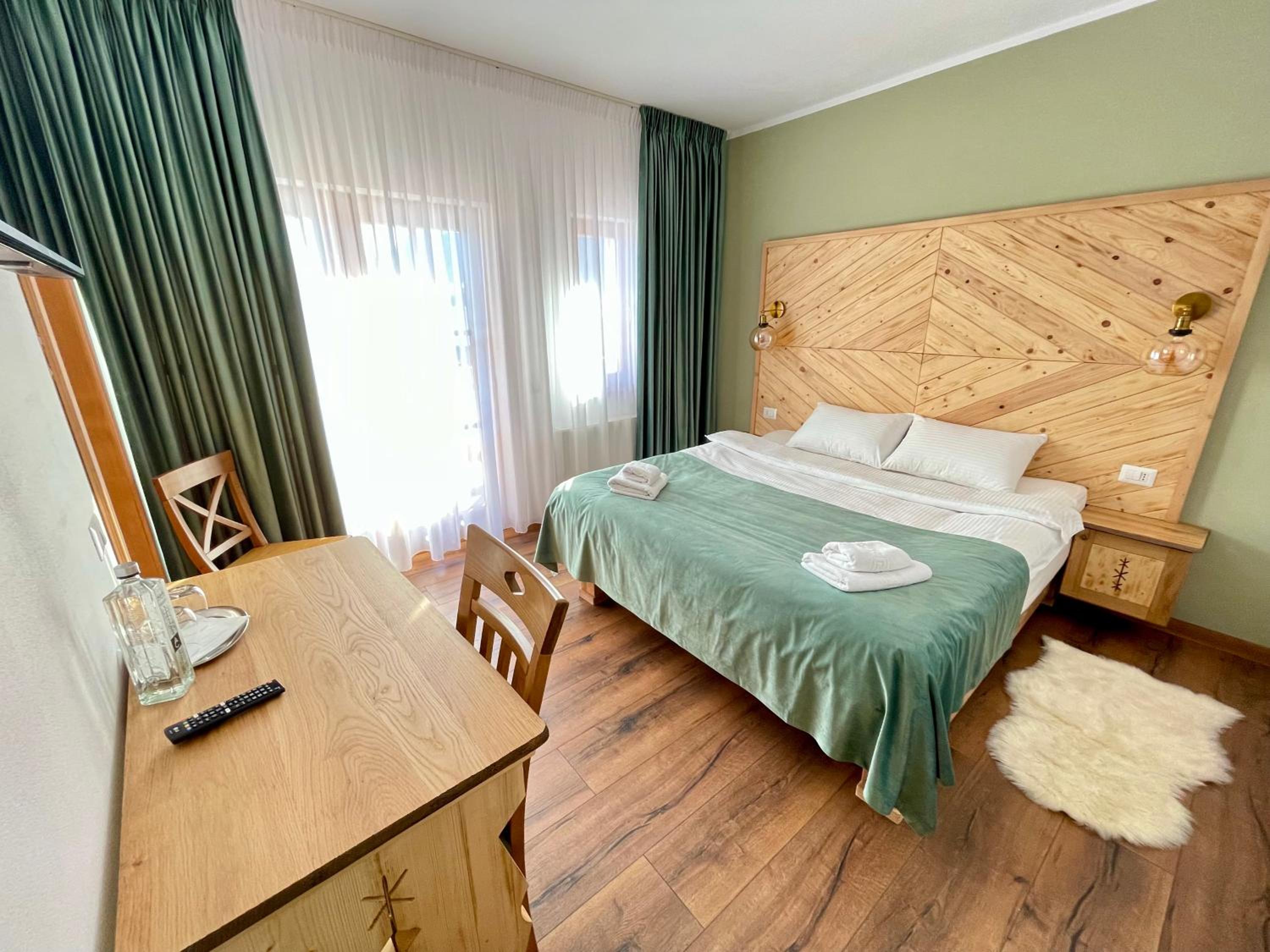 Double Room with Mountain View