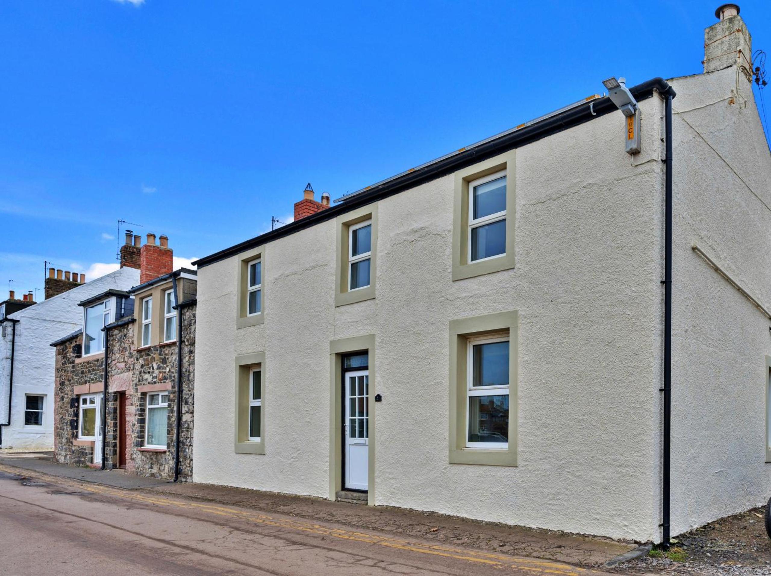 Four-Bedroom House photo 2