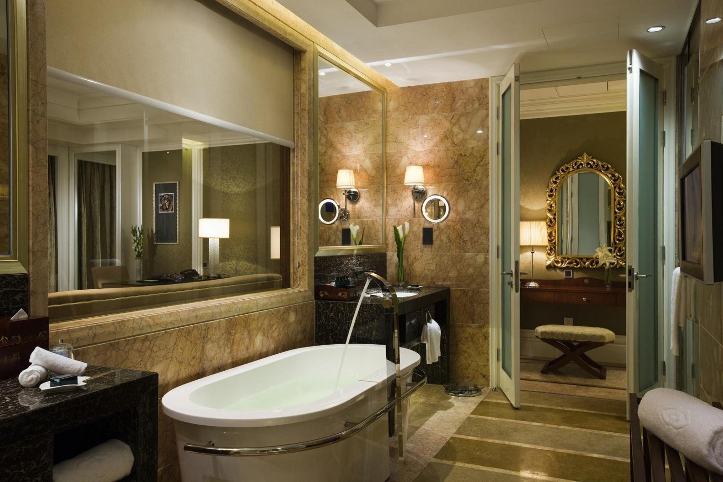 Luxury King Room With Pool Terrace photo 3