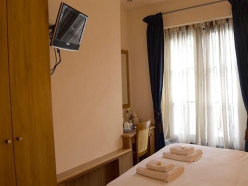 Double Room with Private Bathroom photo 1