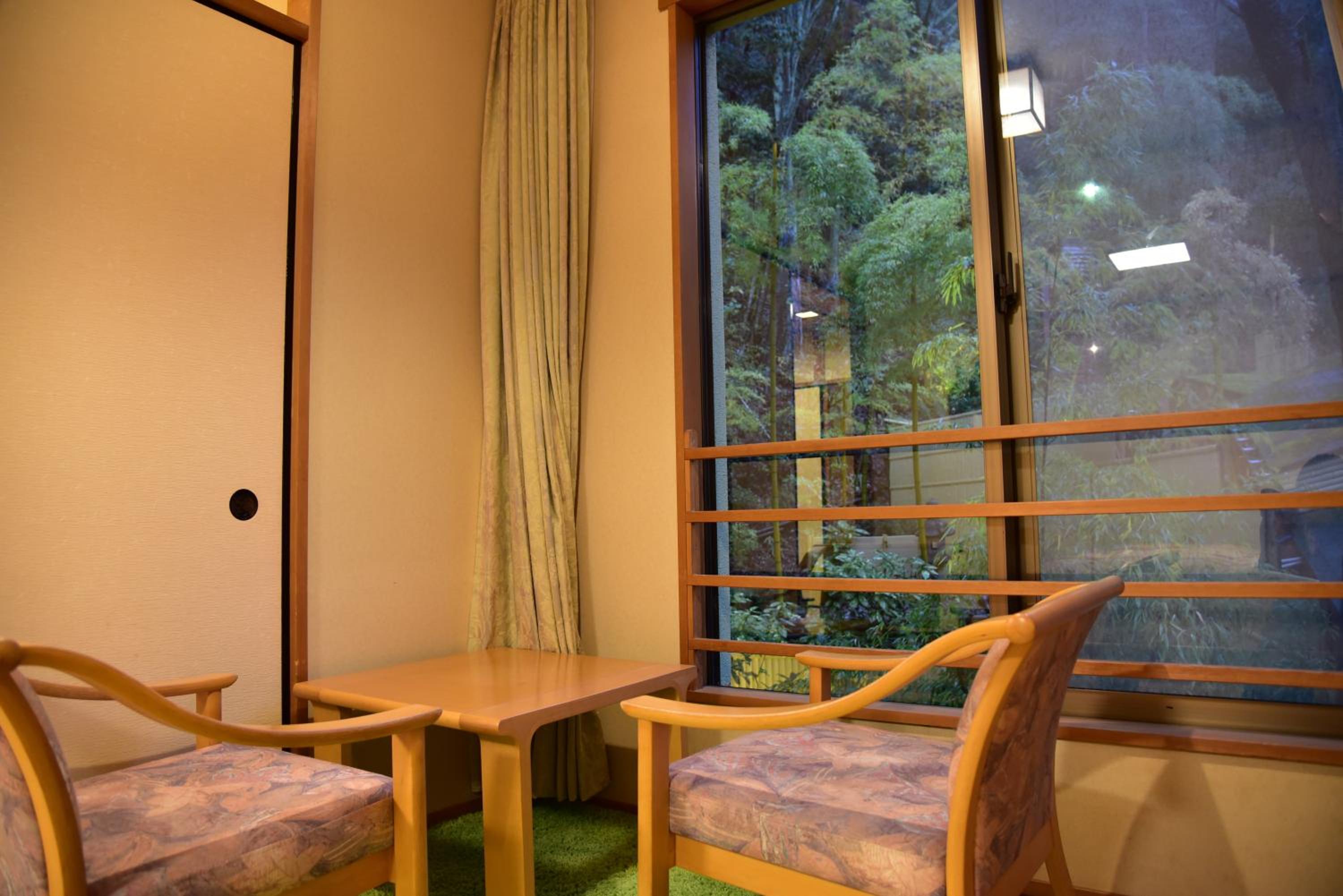 Superior Twin Room with Tatami Area - Non-Smoking photo 2