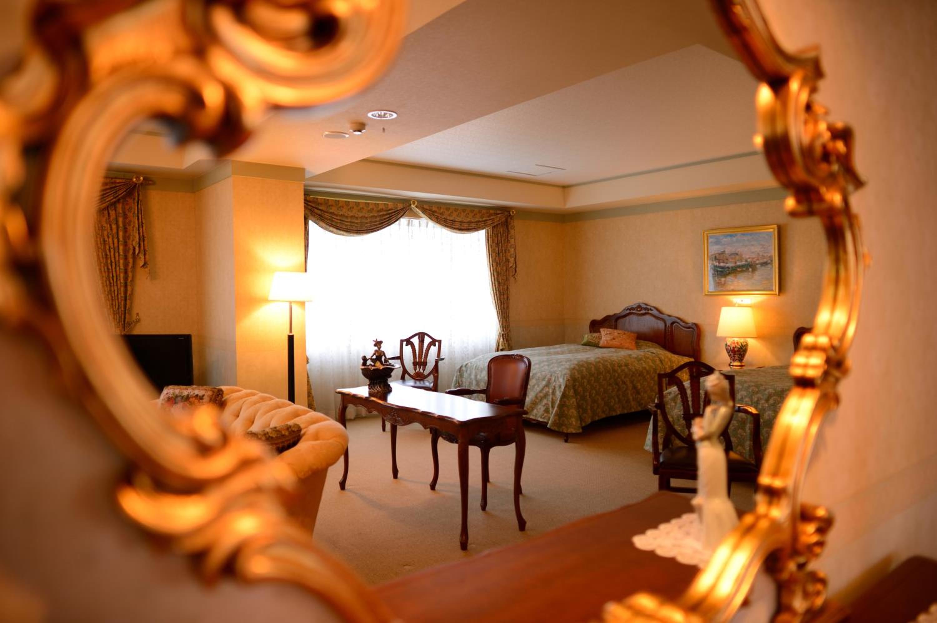 One-Bedroom Suite photo 2