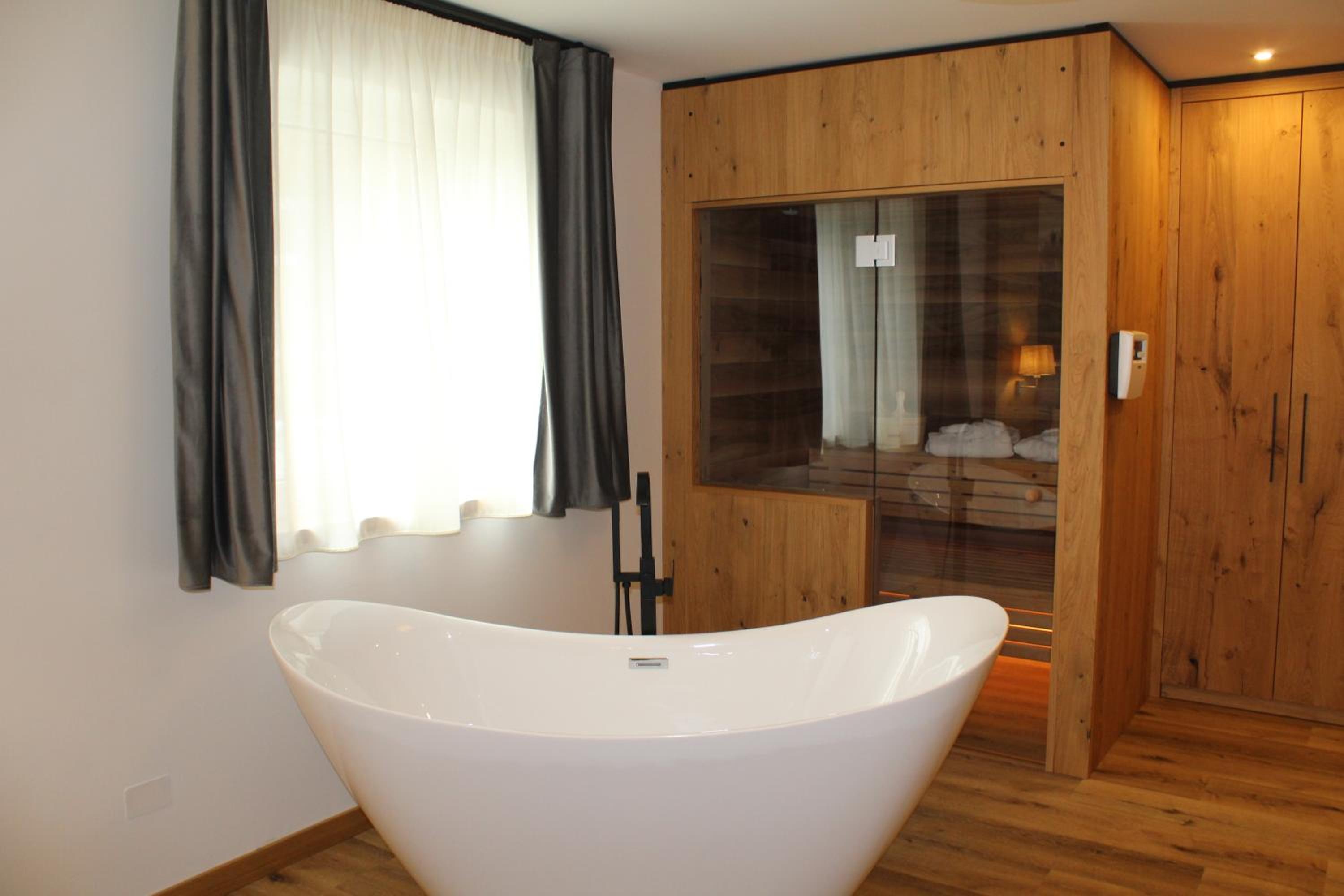 Superior Double or Twin Room with Lake View photo 1