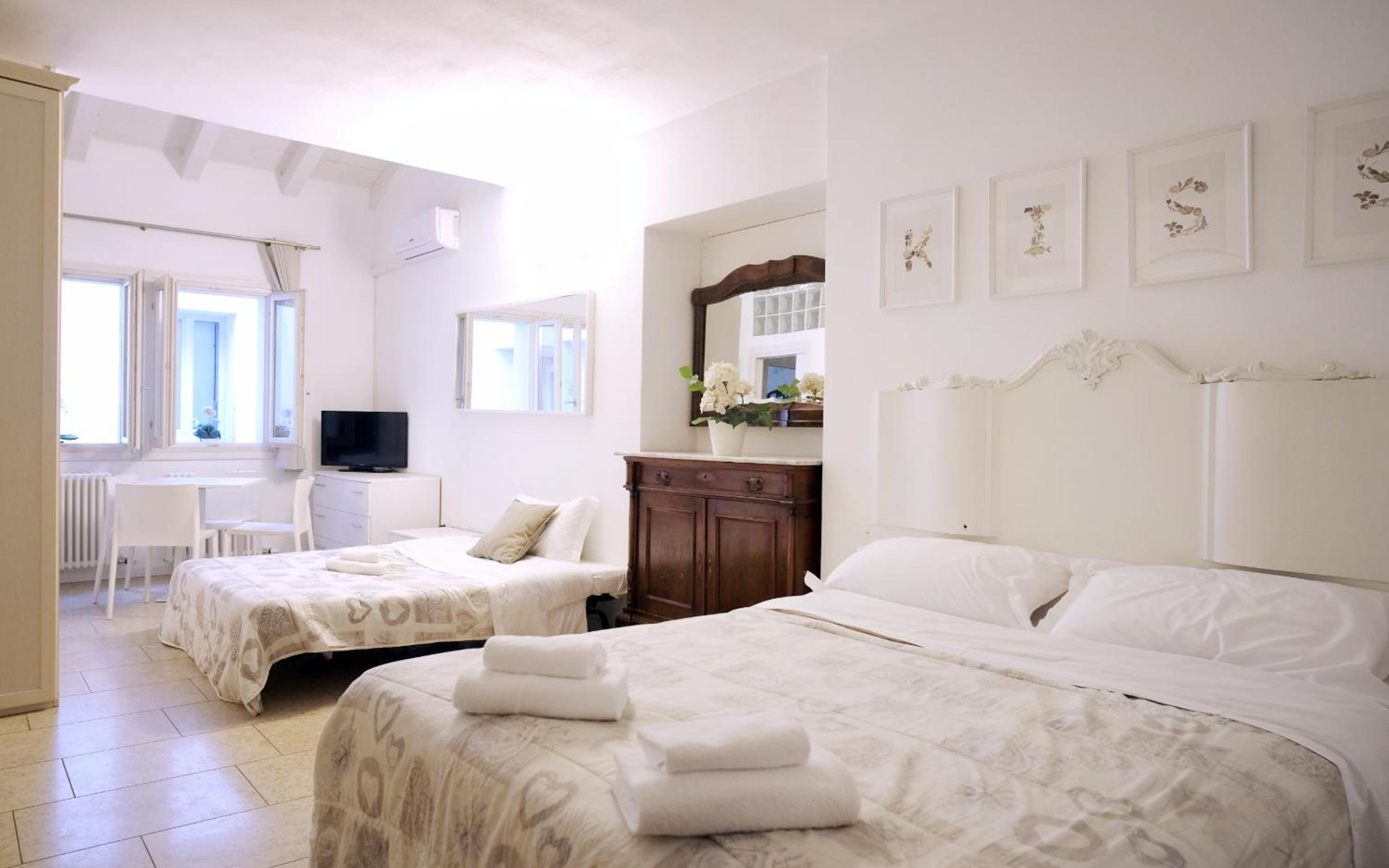 Family Room photo 1