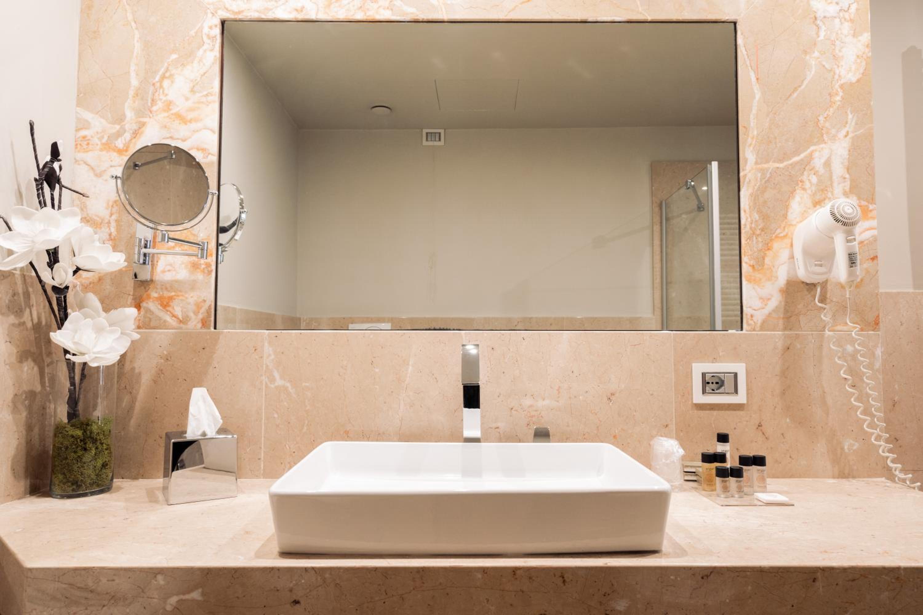 Superior Double Room - Photo 10