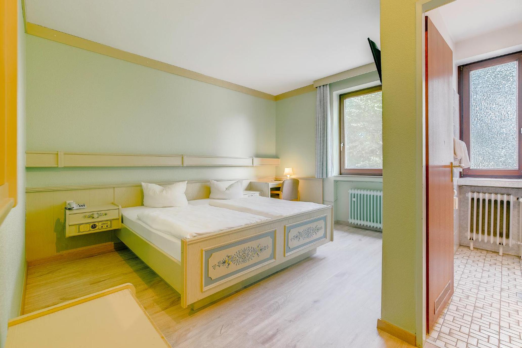 Double Room - Photo 6