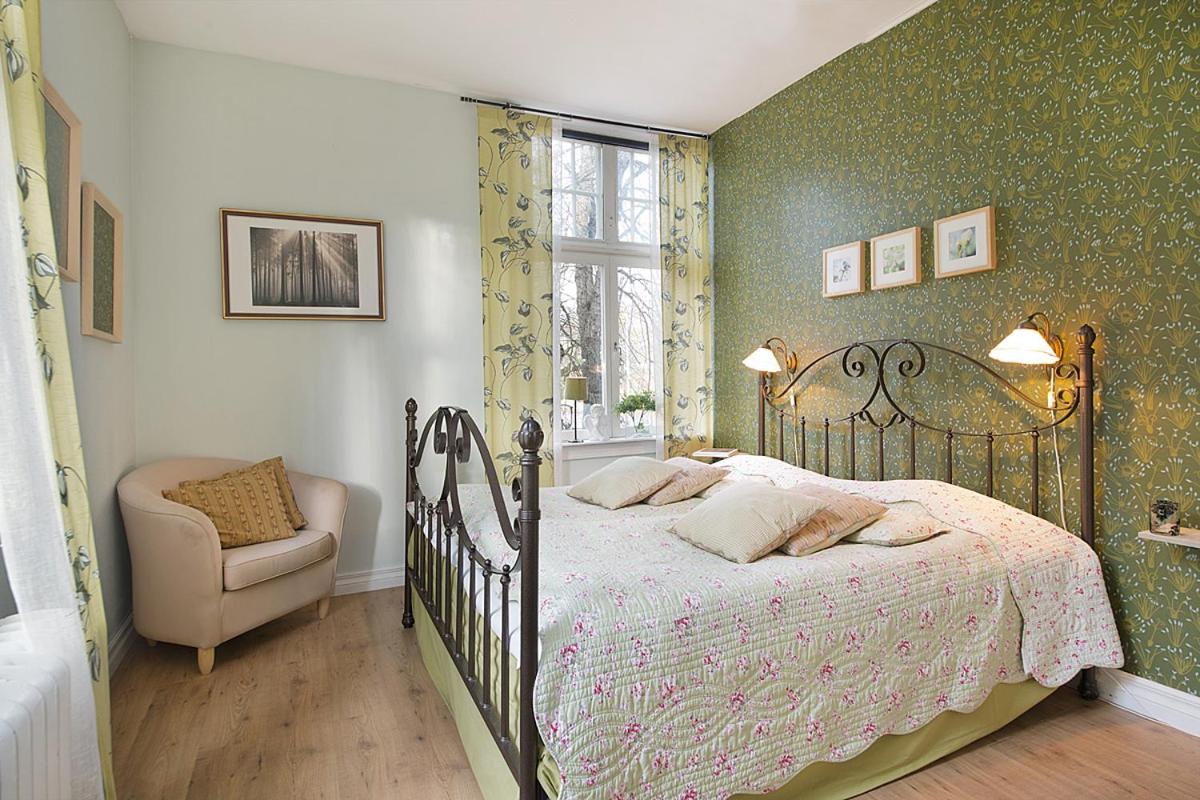 Double Room - Photo 7