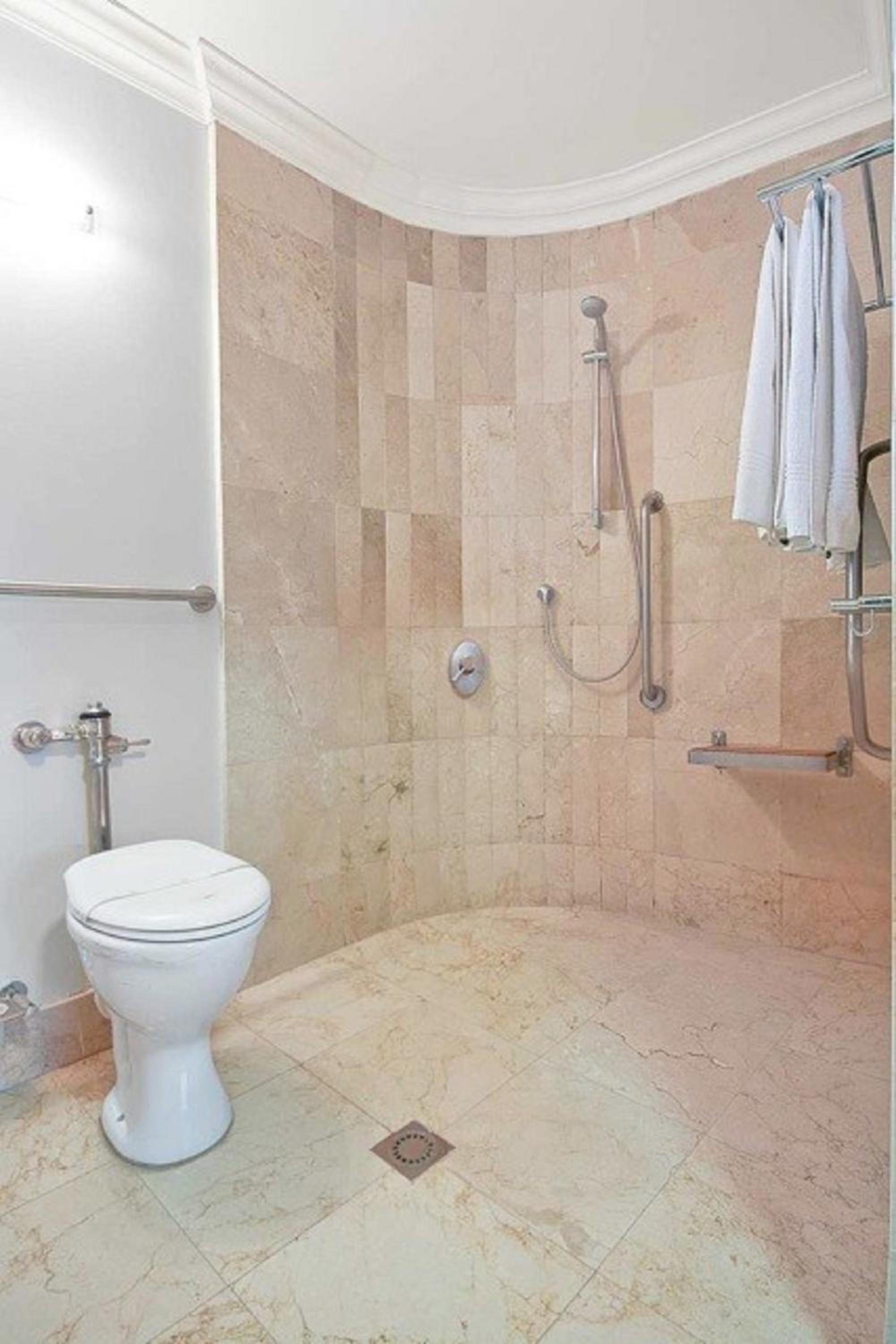 Deluxe Family Room - Disability Access - North Sea Facing