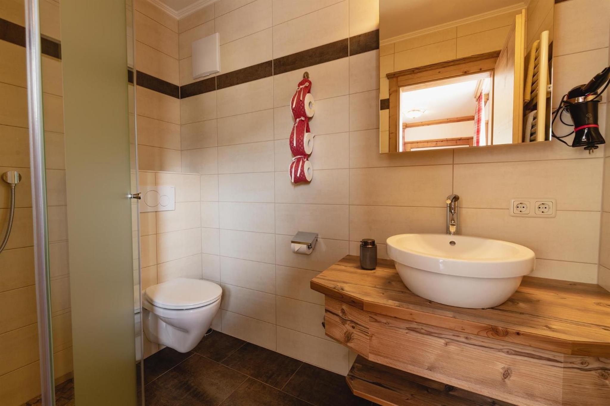 Apartment with Shower photo 3