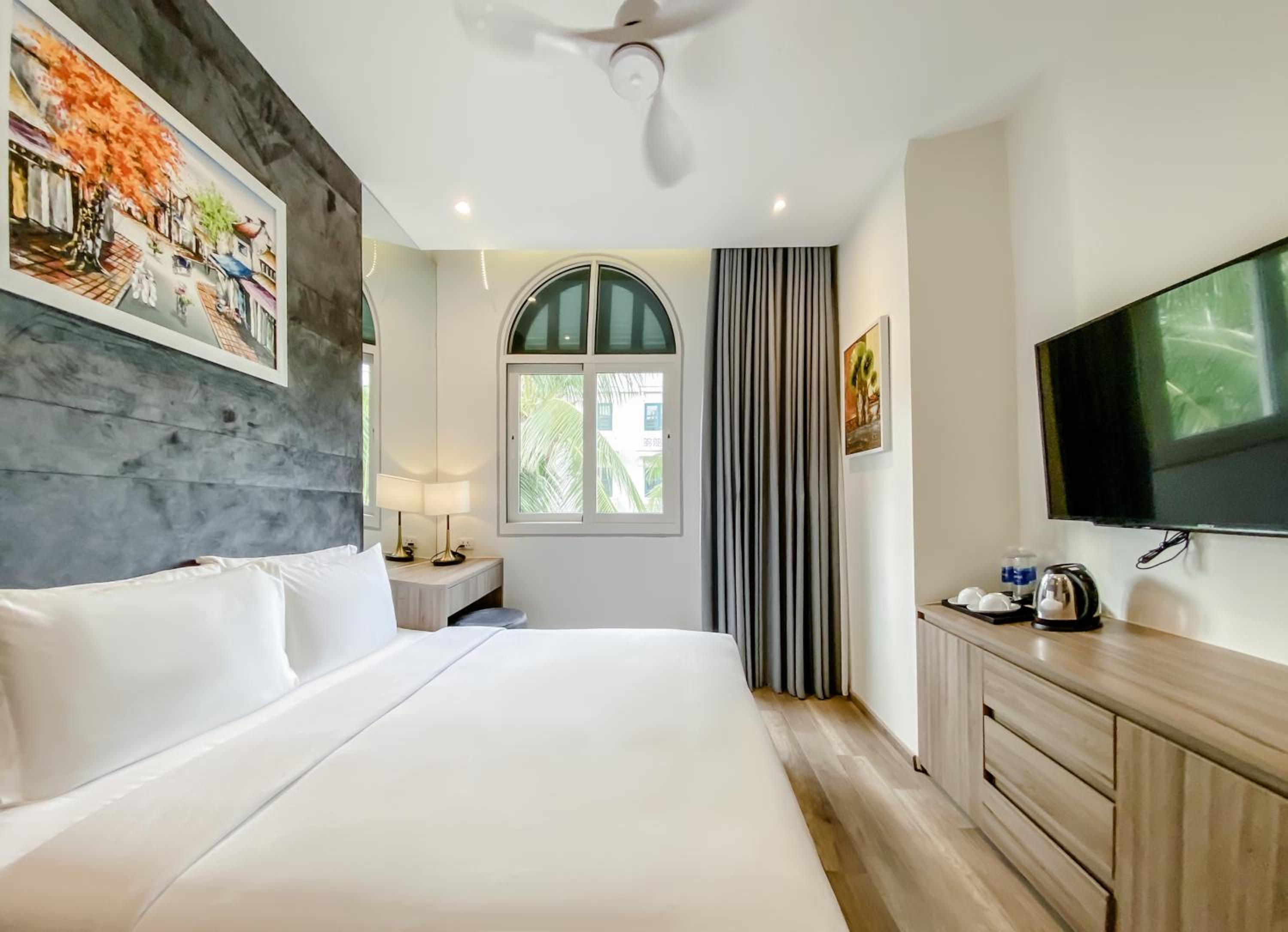 Superior King Room