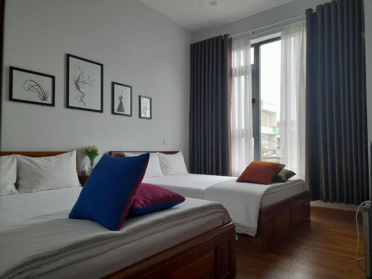 Queen Room with Two Queen Beds photo 2