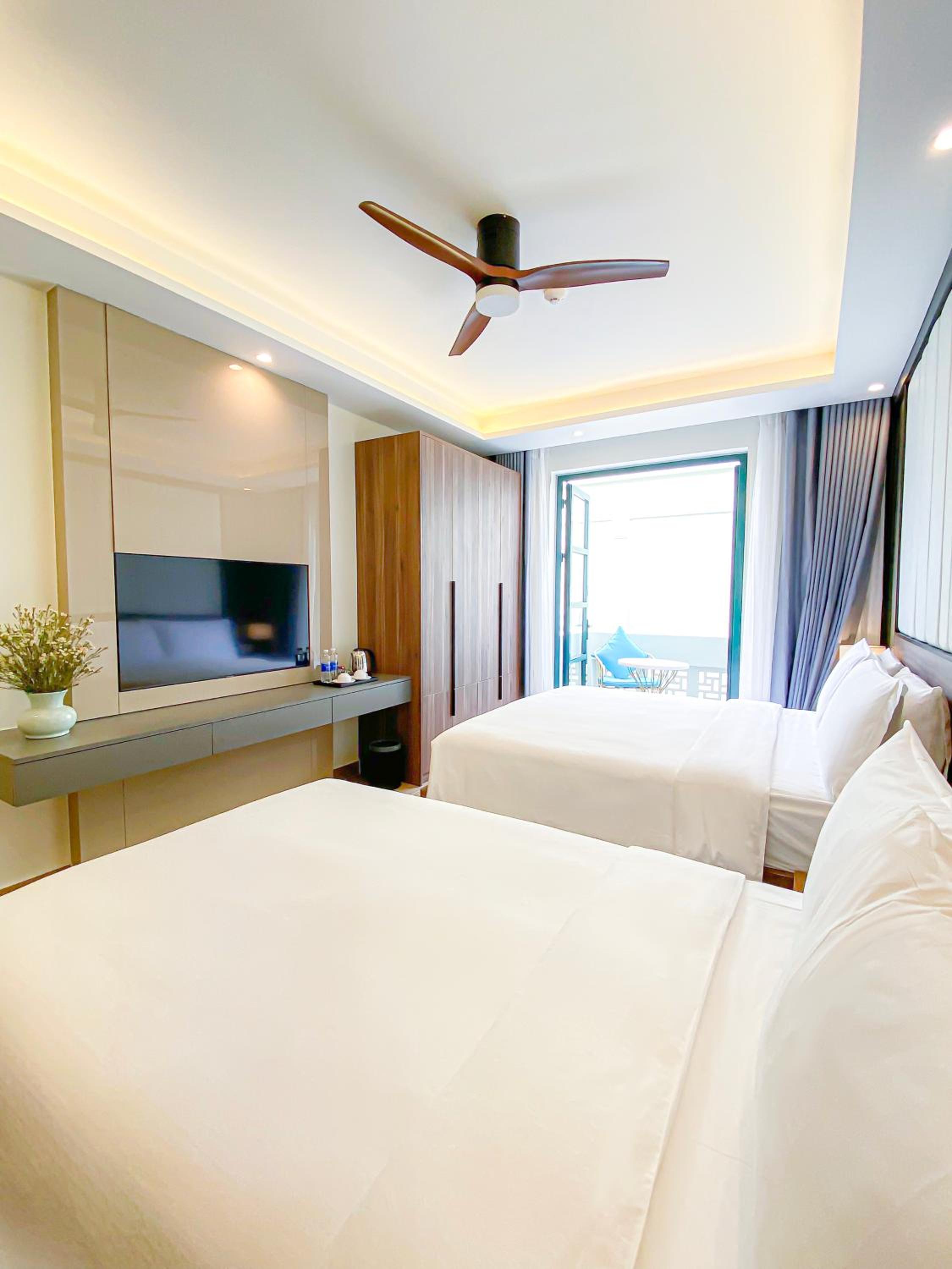 Triple Room with Balcony