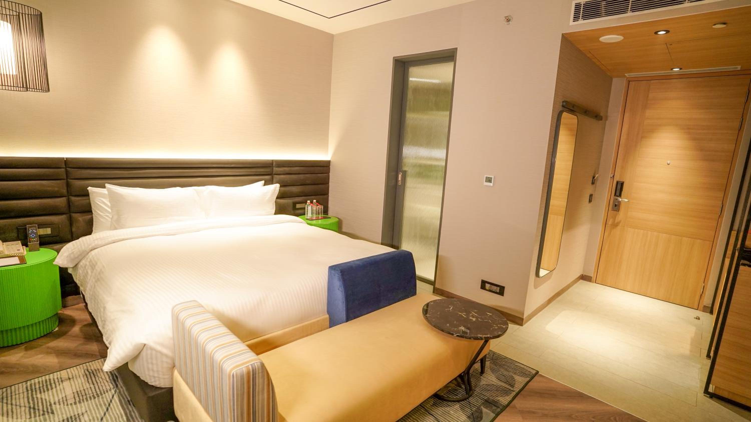 Deluxe King Room - Photo 6