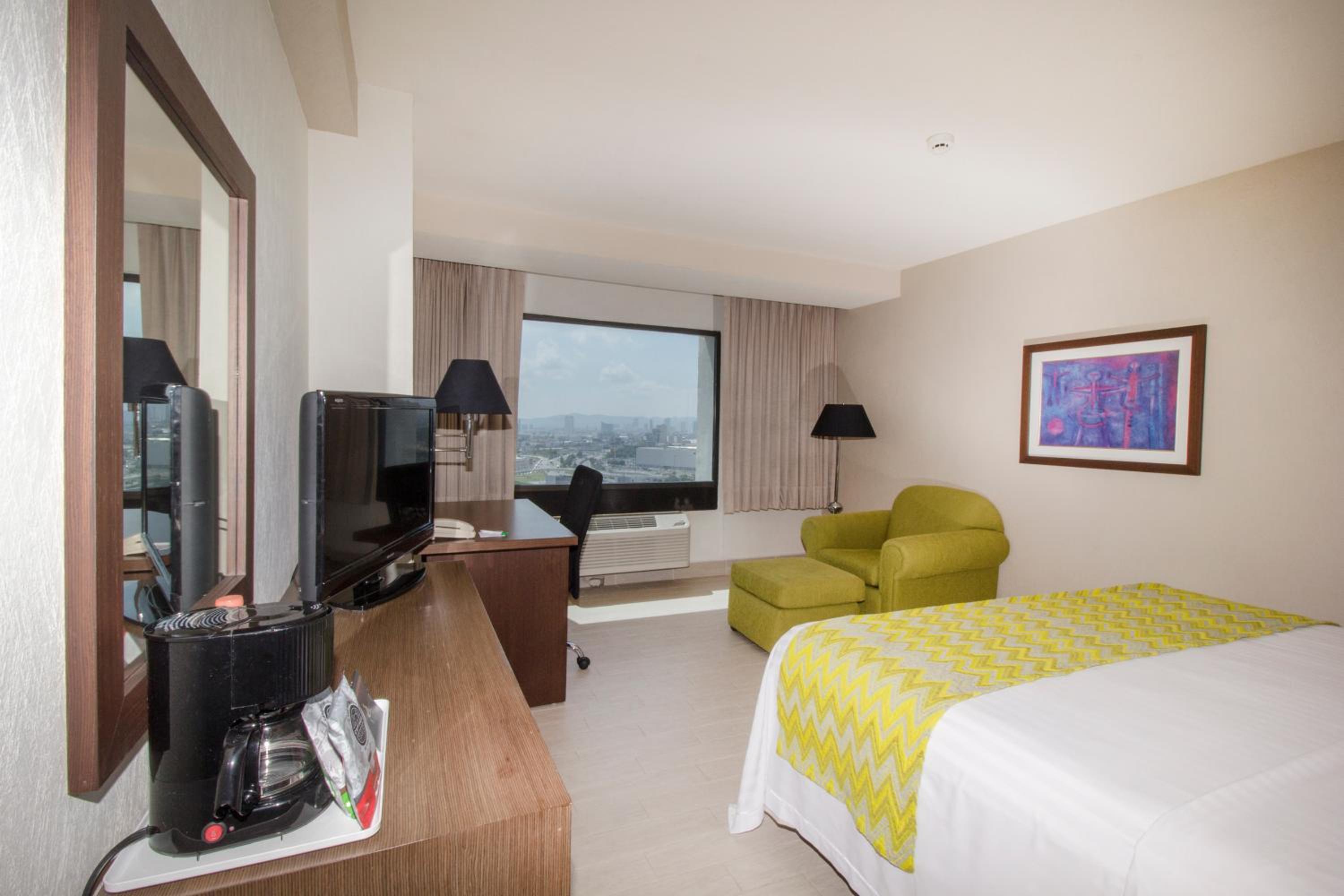 One-Bedroom King Suite - Photo 3