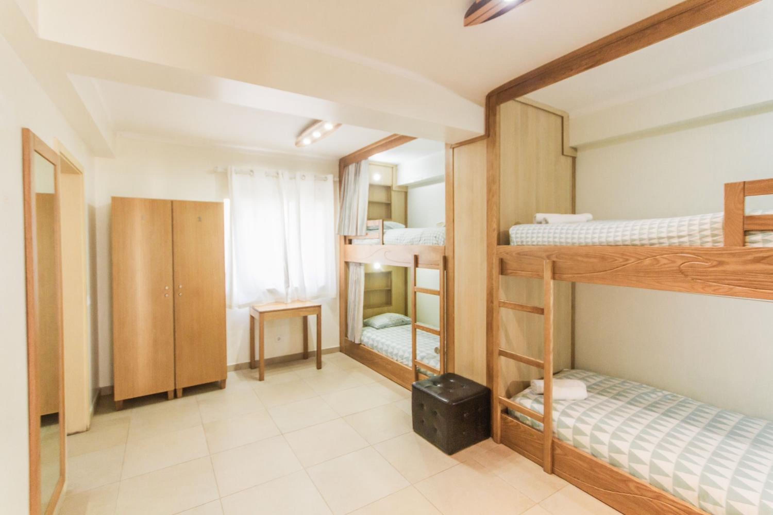 Quadruple Room with Private Bathroom photo 1