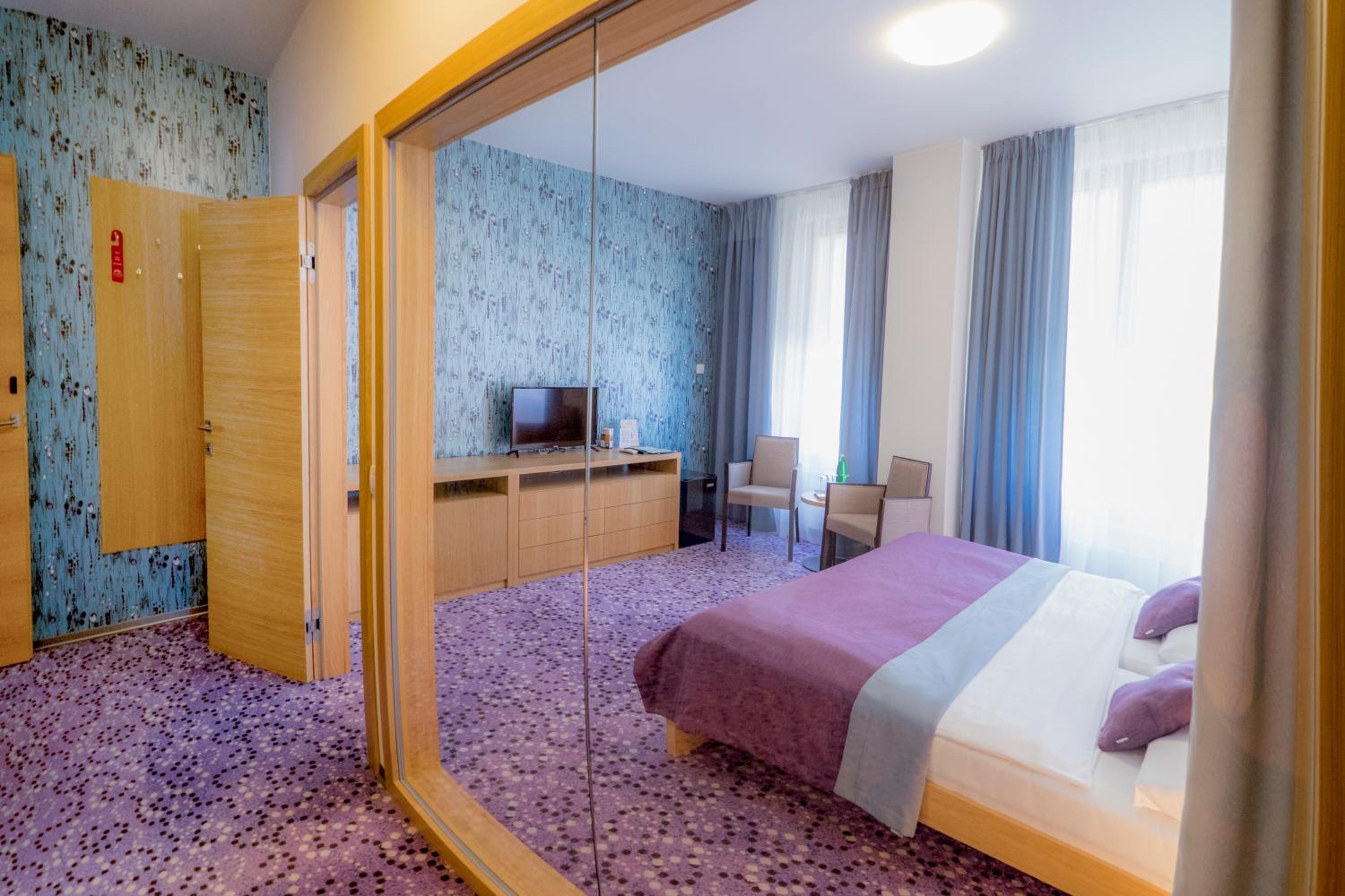 Two-Bedroom Suite photo 3