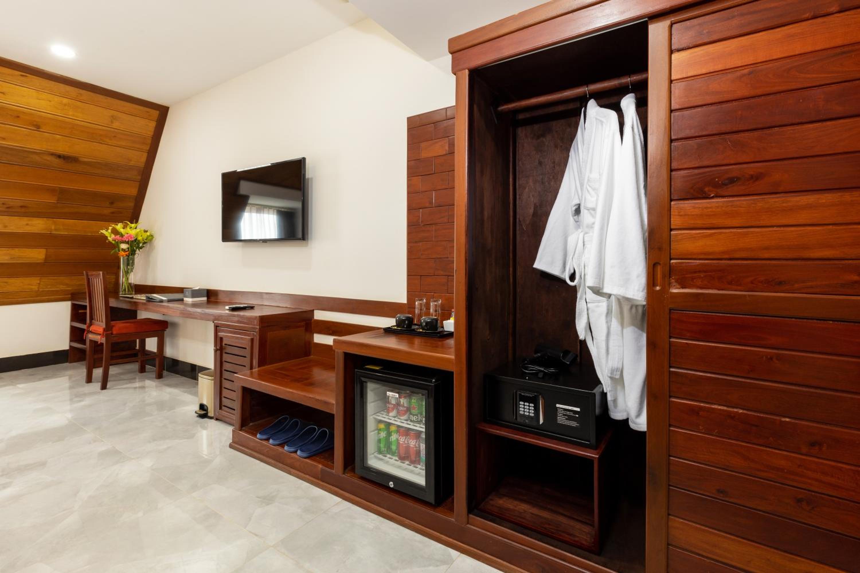 Superior Double Room - Free Shuttle to City - Photo 3