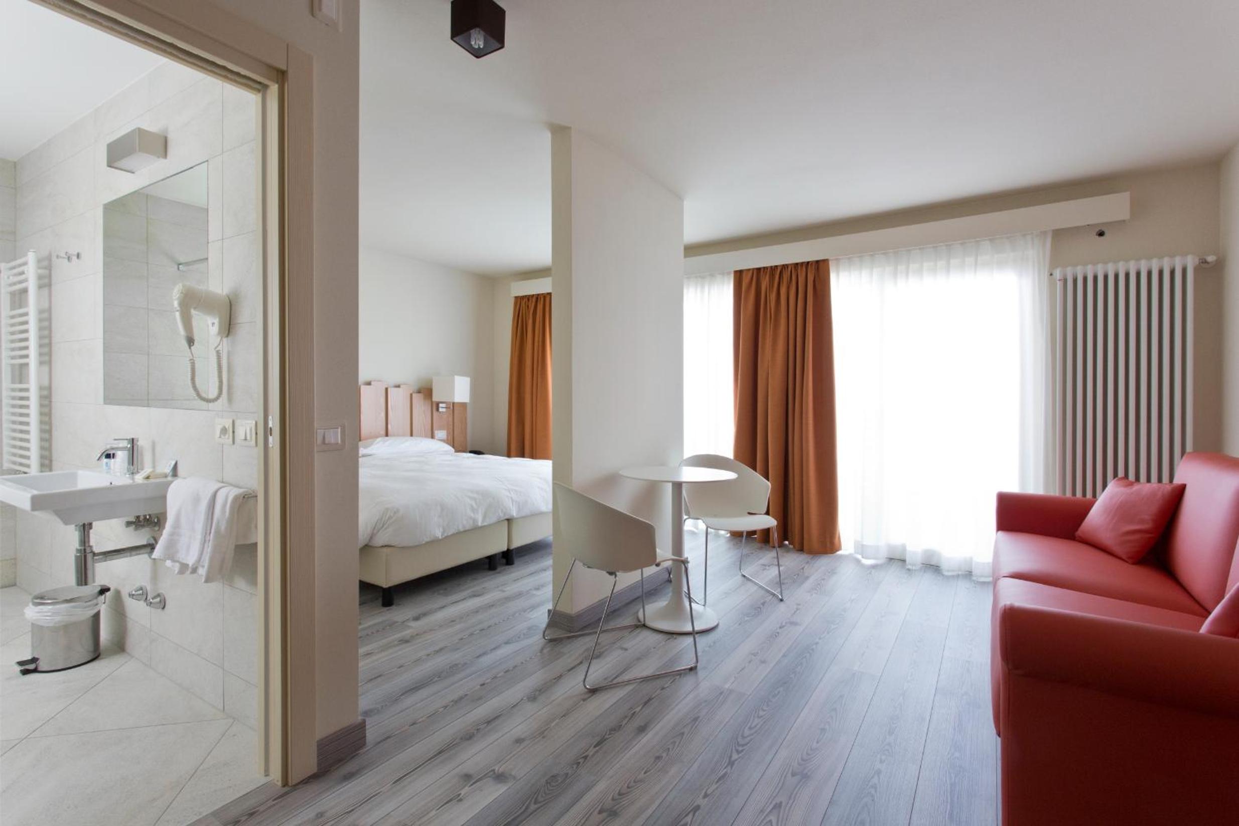 Superior Quadruple Room - Photo 1