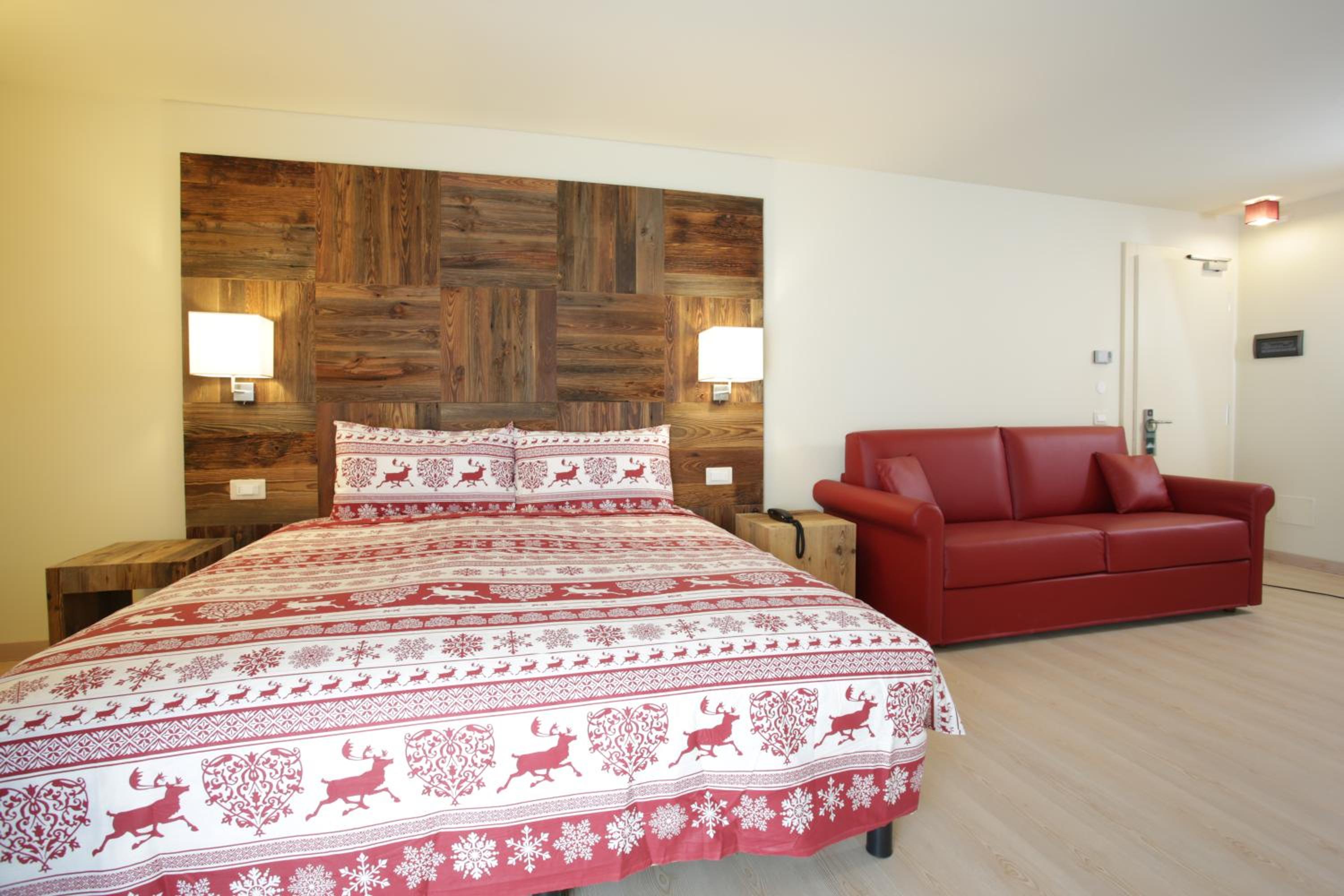 Superior Quadruple Room - Photo 3