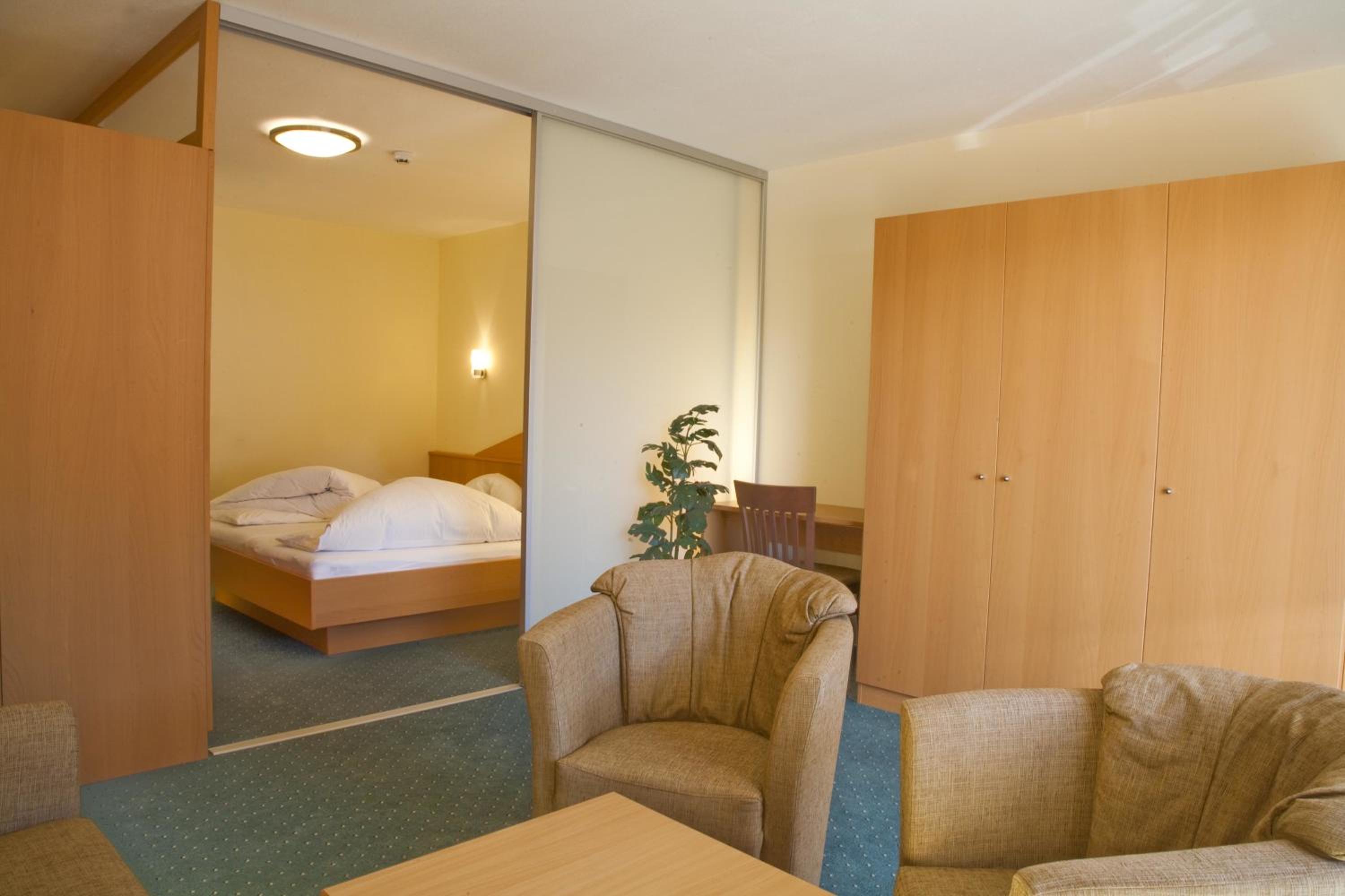 Standard Two-Bedroom Suite - Photo 4