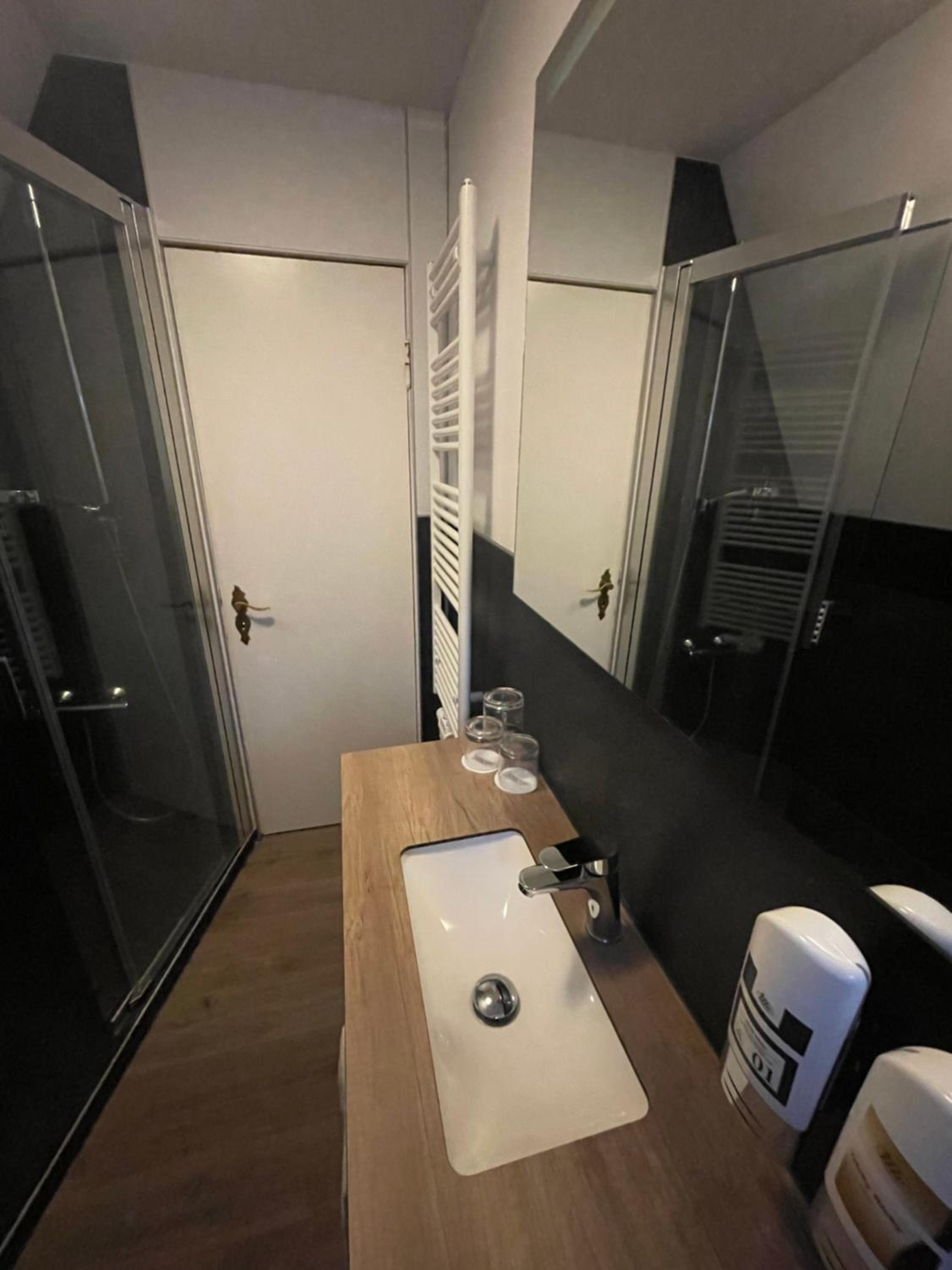 One-Bedroom Apartment - Annex photo 3